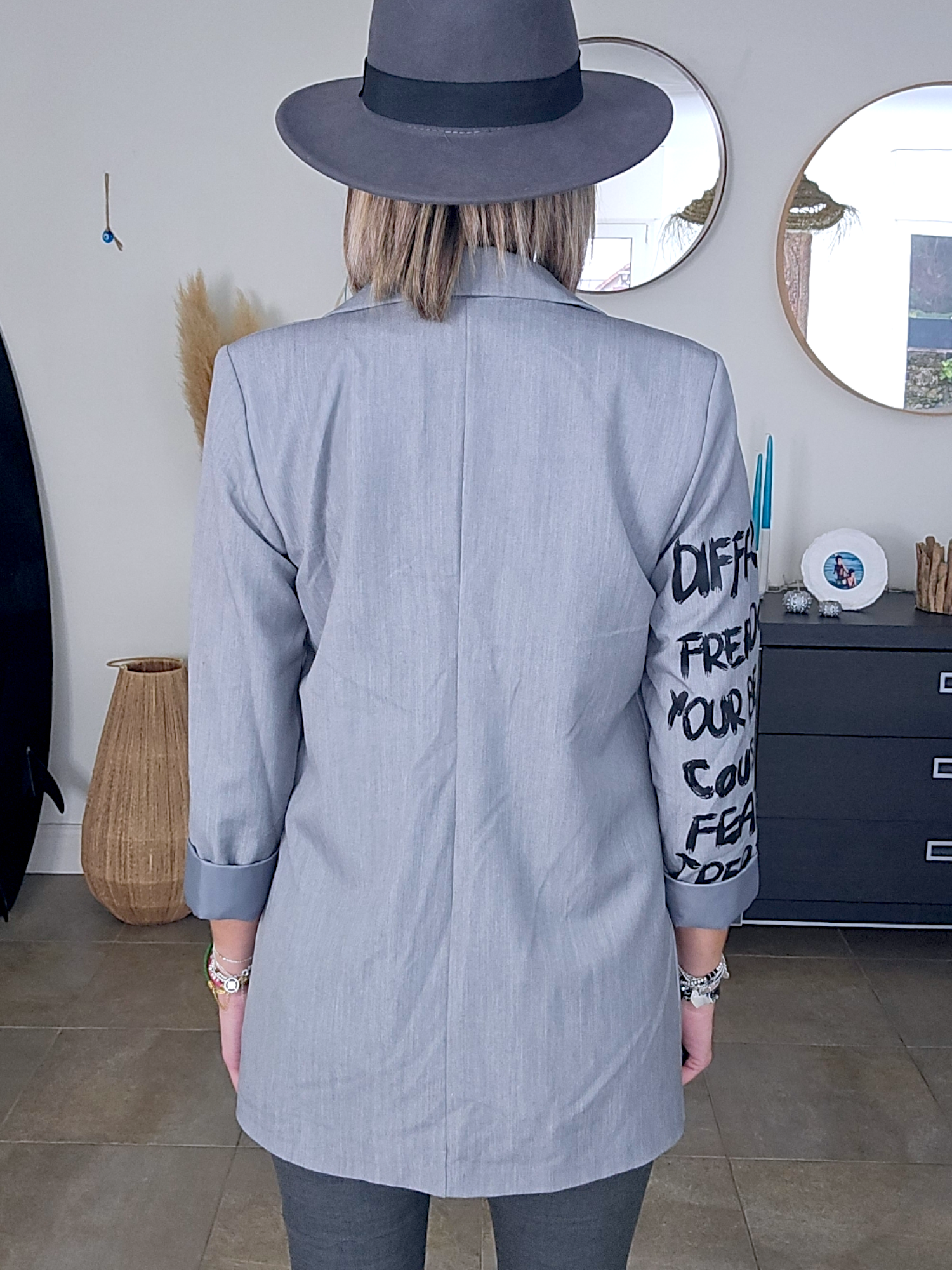 Veste grise à tags