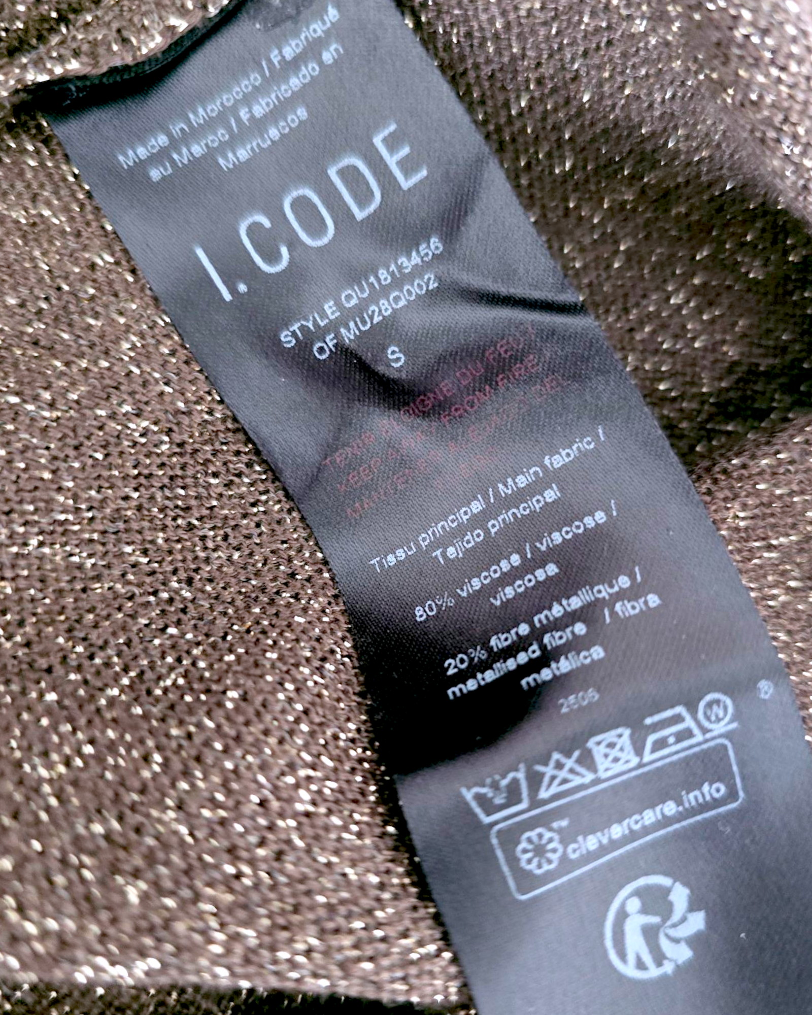 Pull à inscriptions
