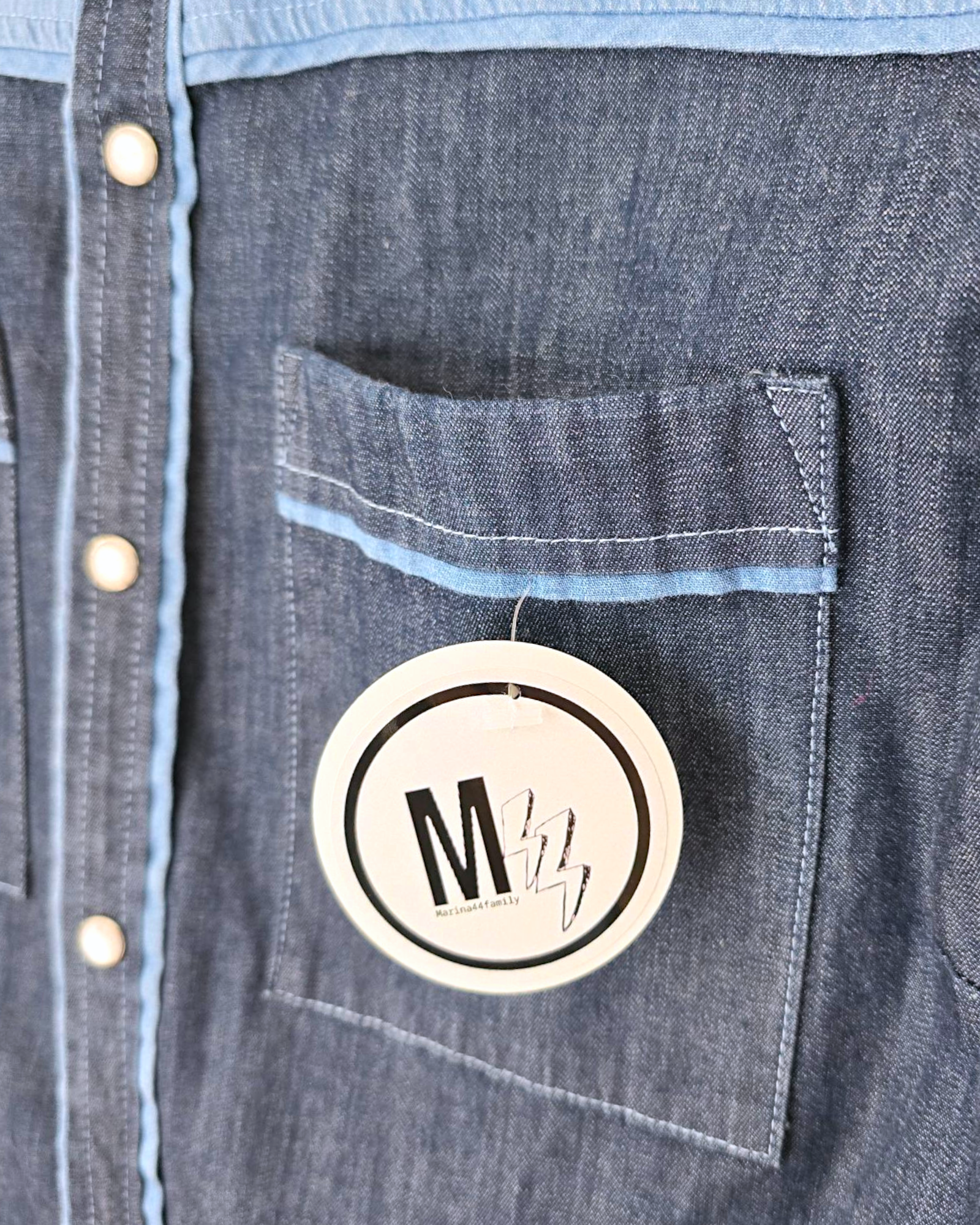 Chemise bleue en denim