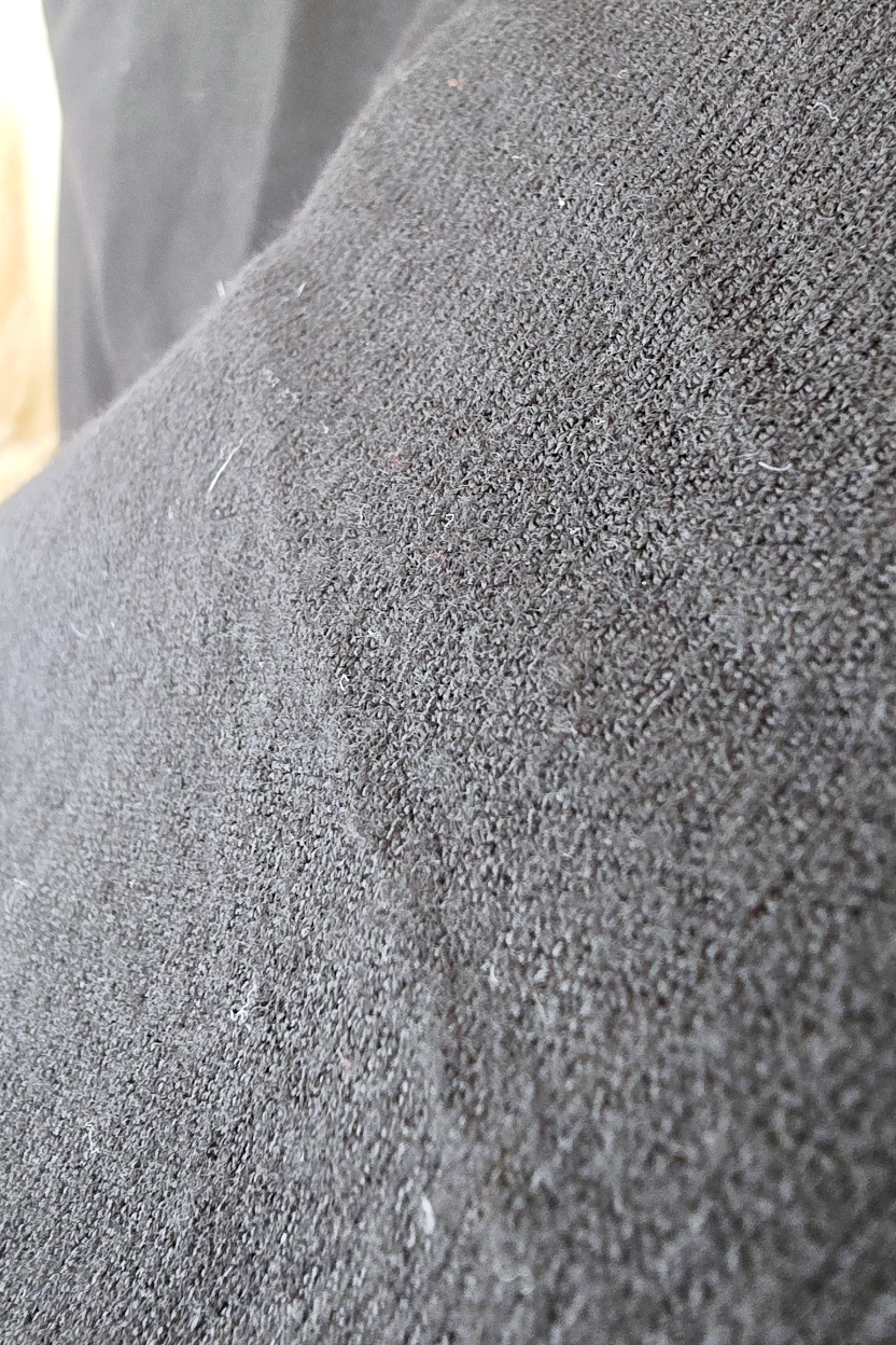 Pull noir éclairs sequins