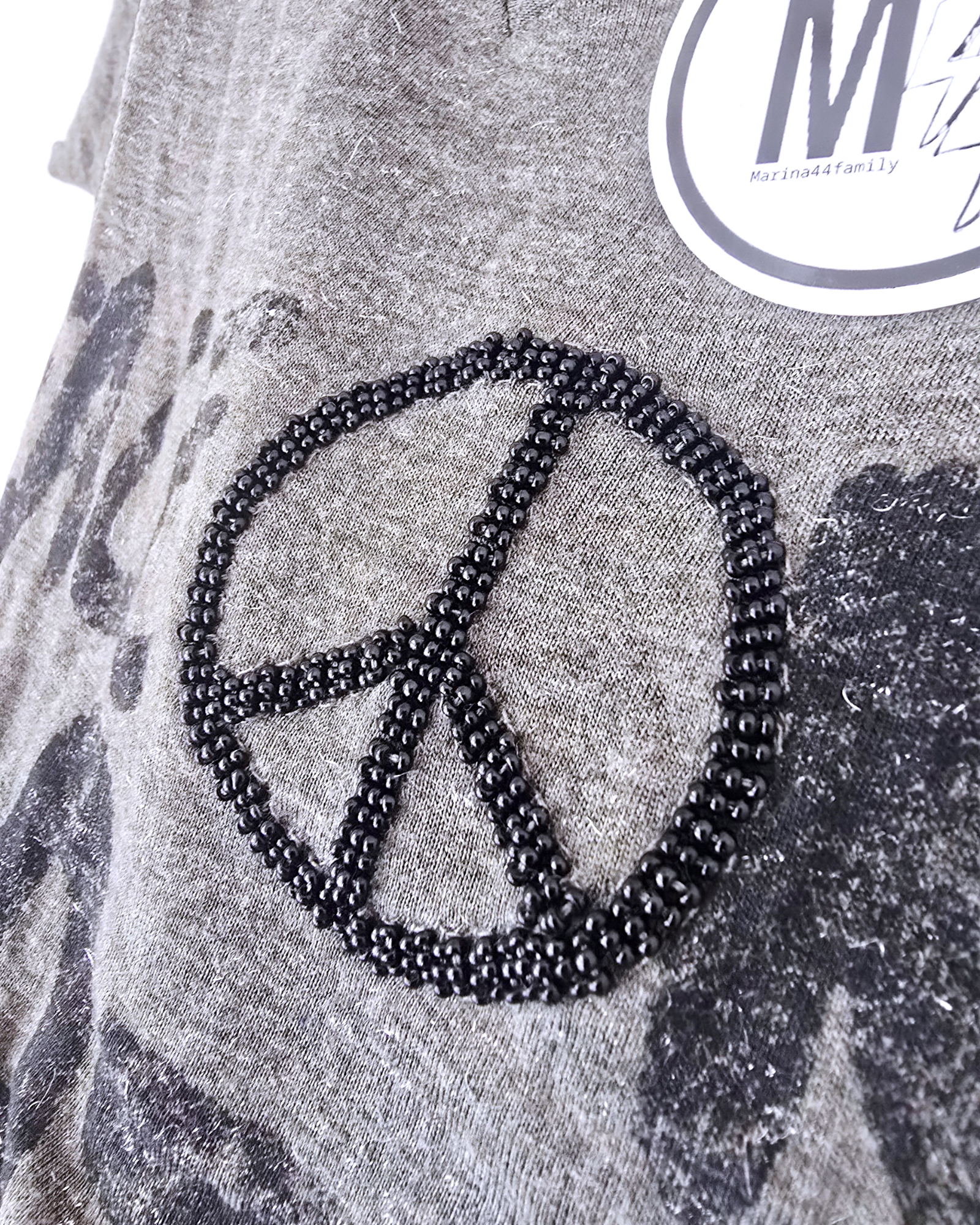 T-shirt kaki peace n'love à perles