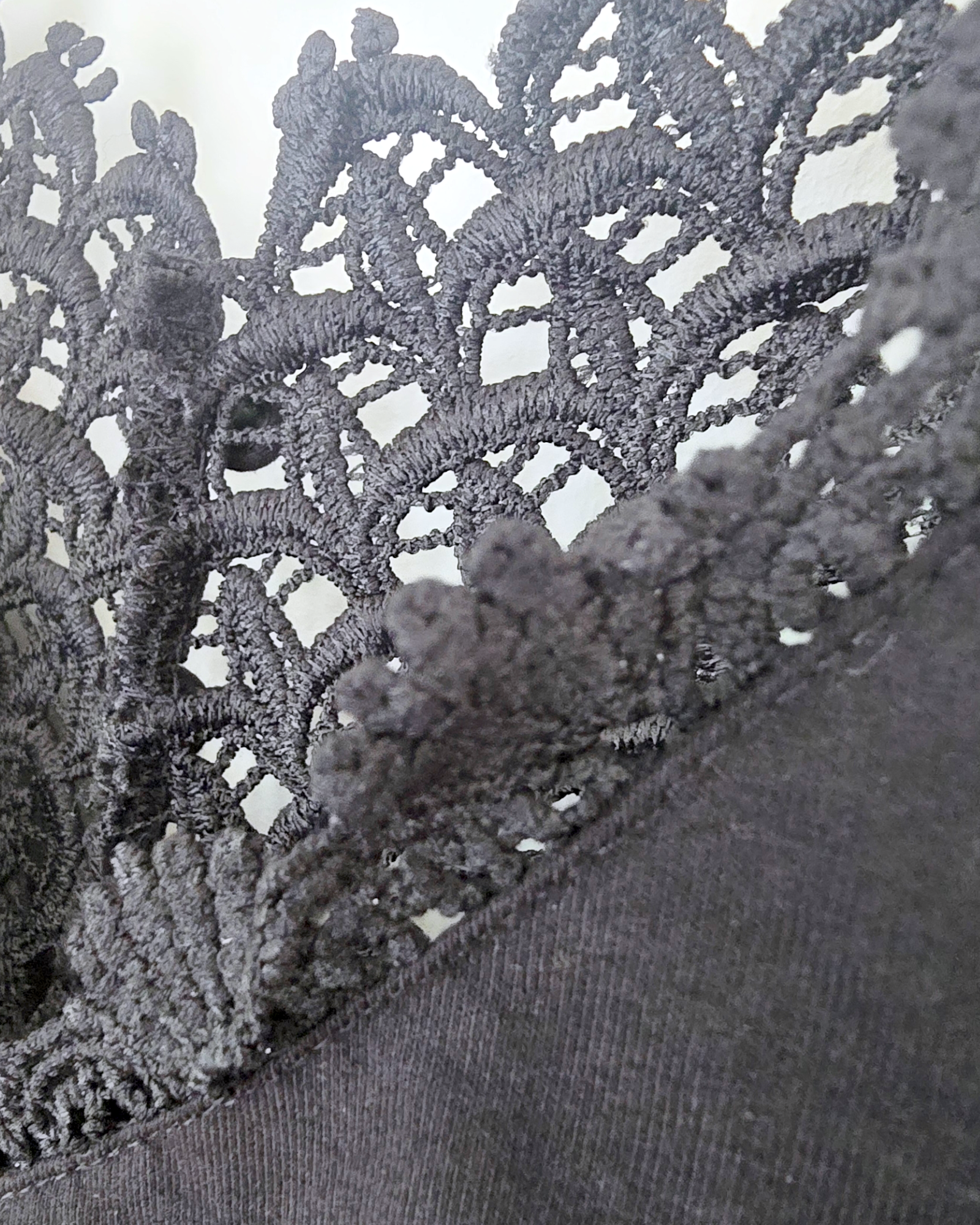 Débardeur noir col V