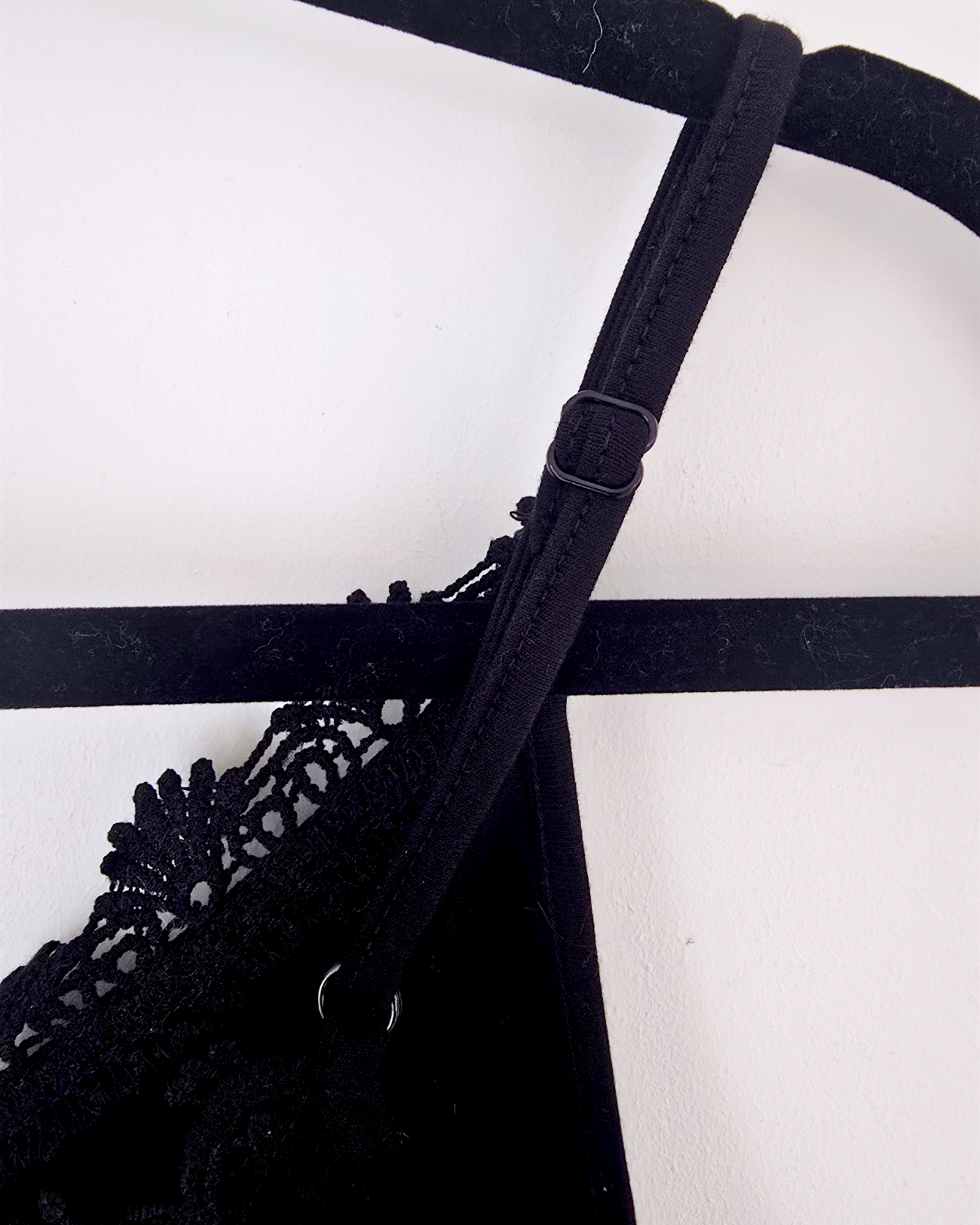 Débardeur noir col V