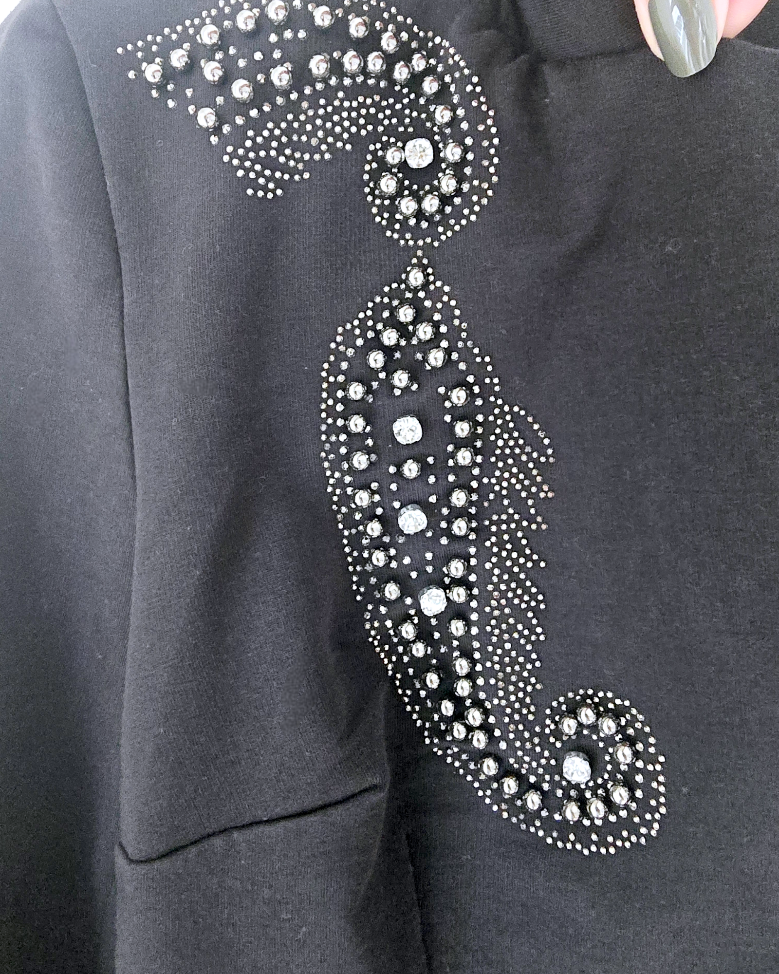 Veste cintrée noire cloutée