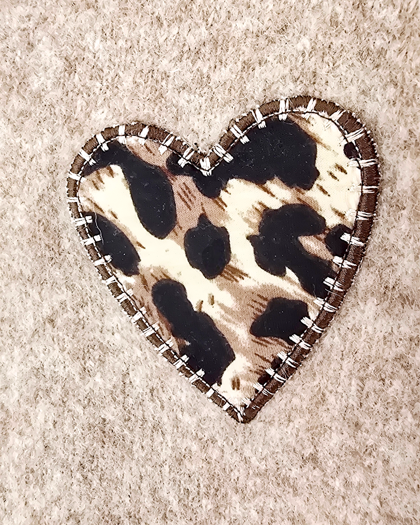 Pull beige chaud amour léopard