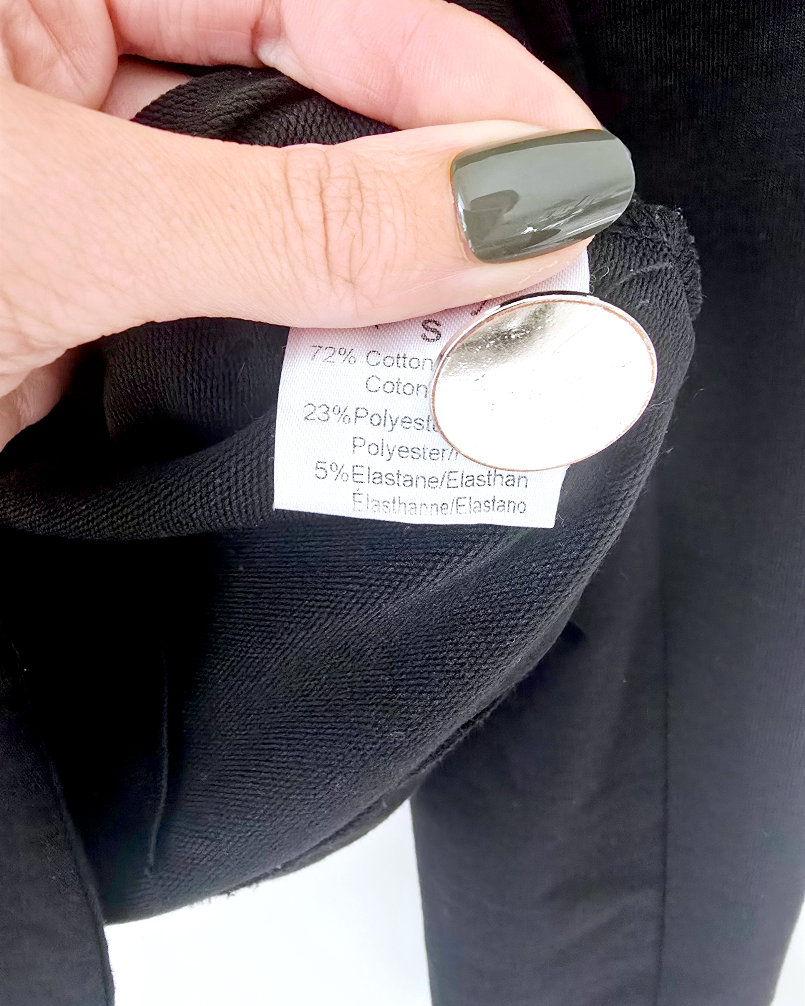 Veste cintrée noire cloutée