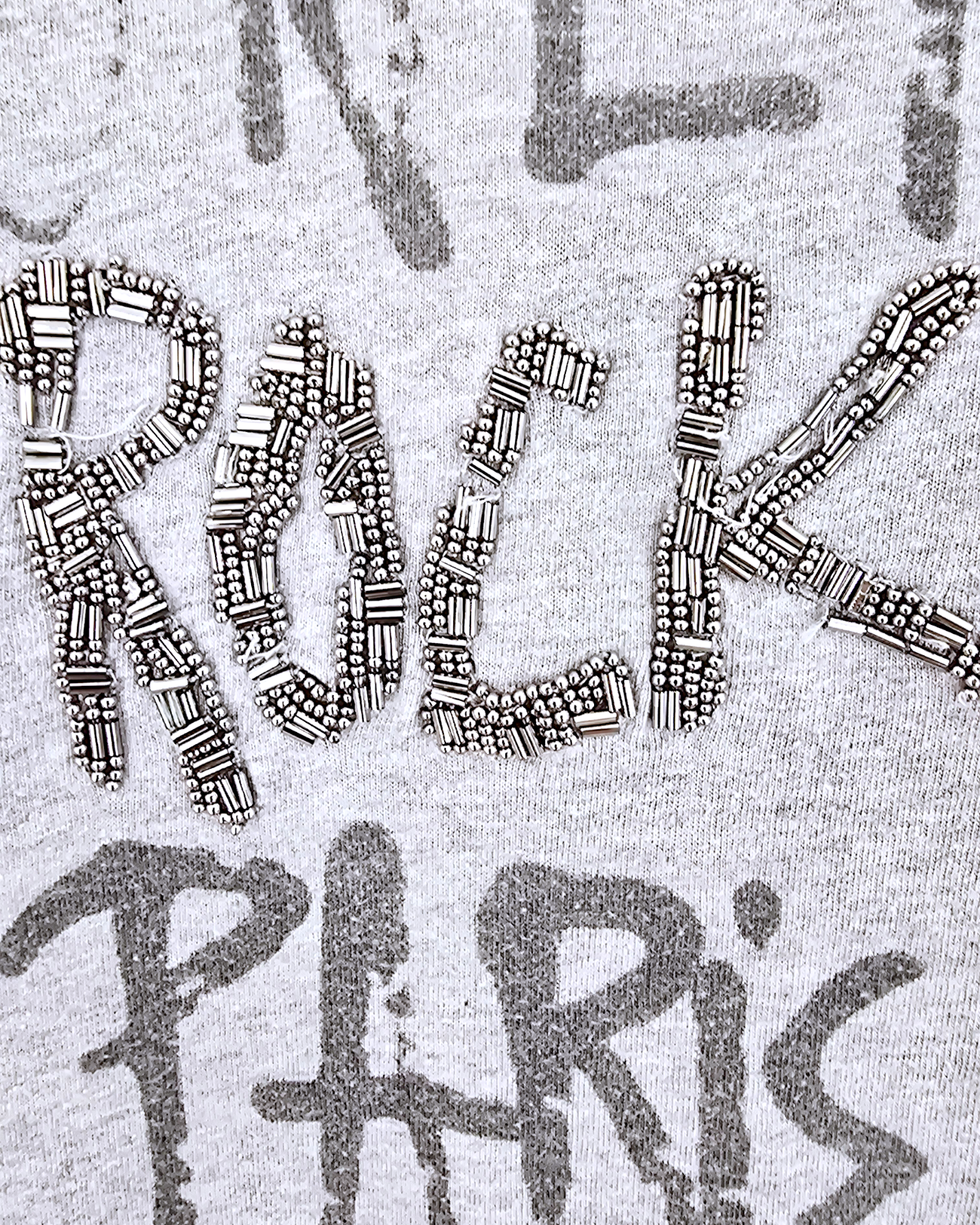 T-shirt gris rock avec perles bijoux