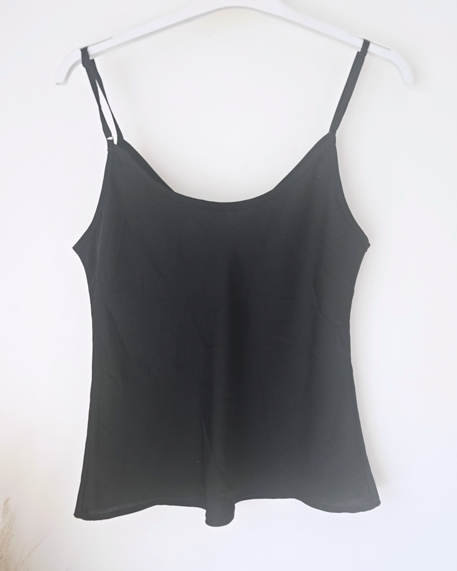 Haut noir en dentelle