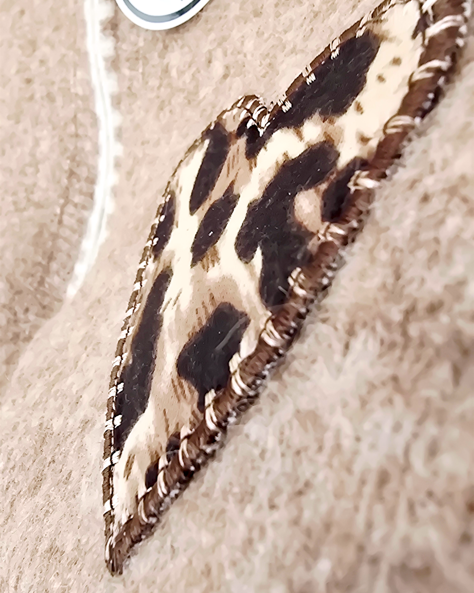 Pull beige chaud amour léopard