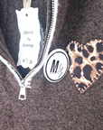 Pull chaud marron coeur léopard