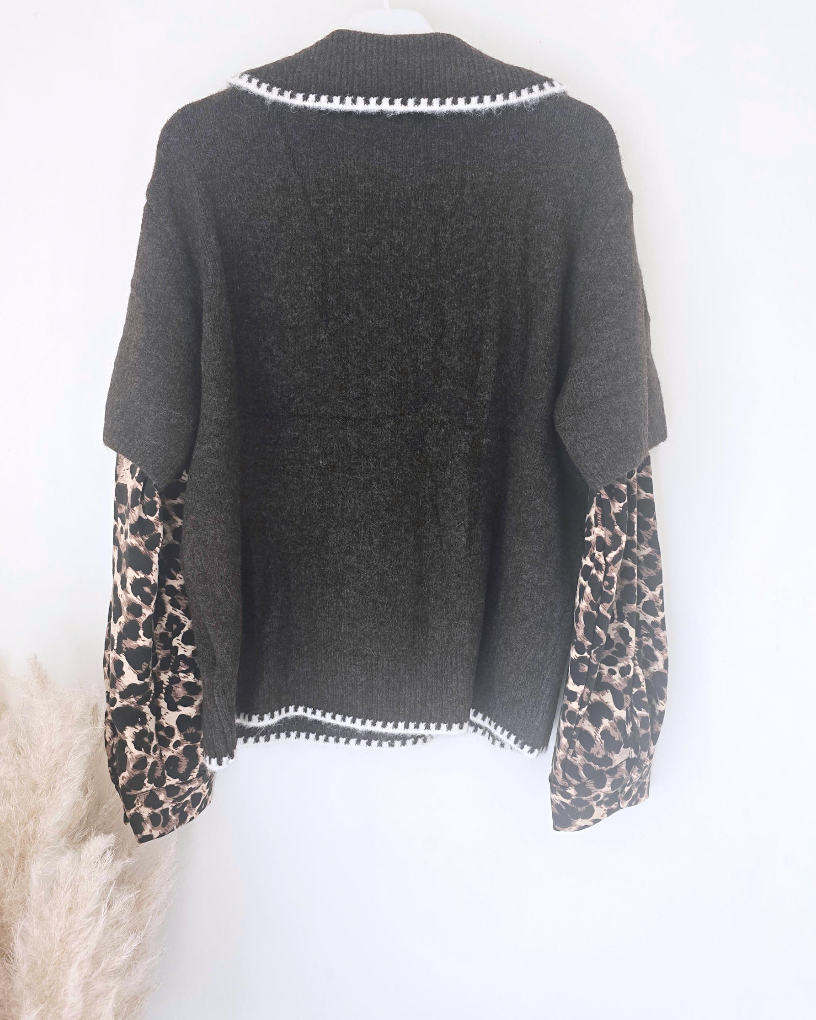 Pull chaud marron coeur léopard