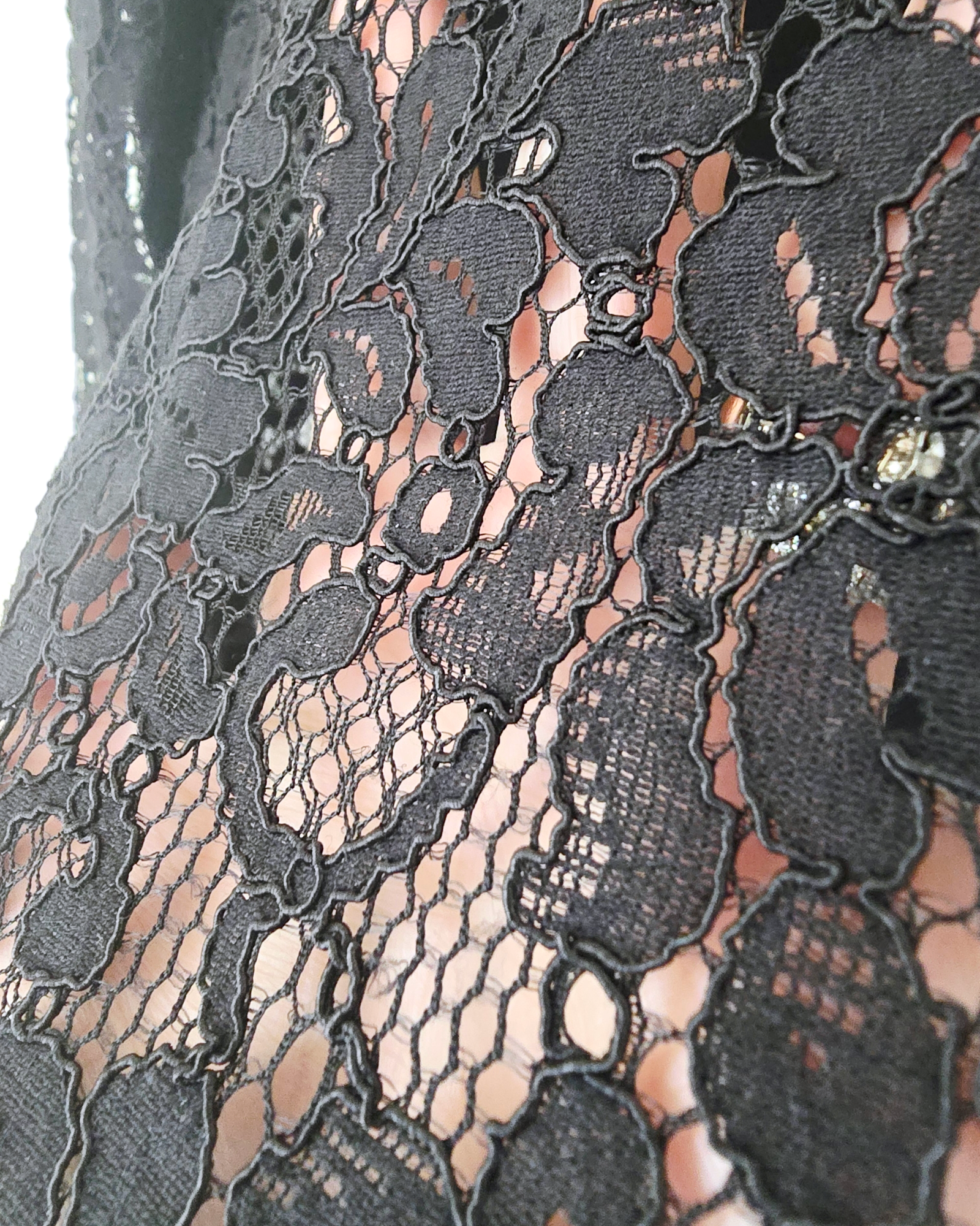 Haut noir en dentelle