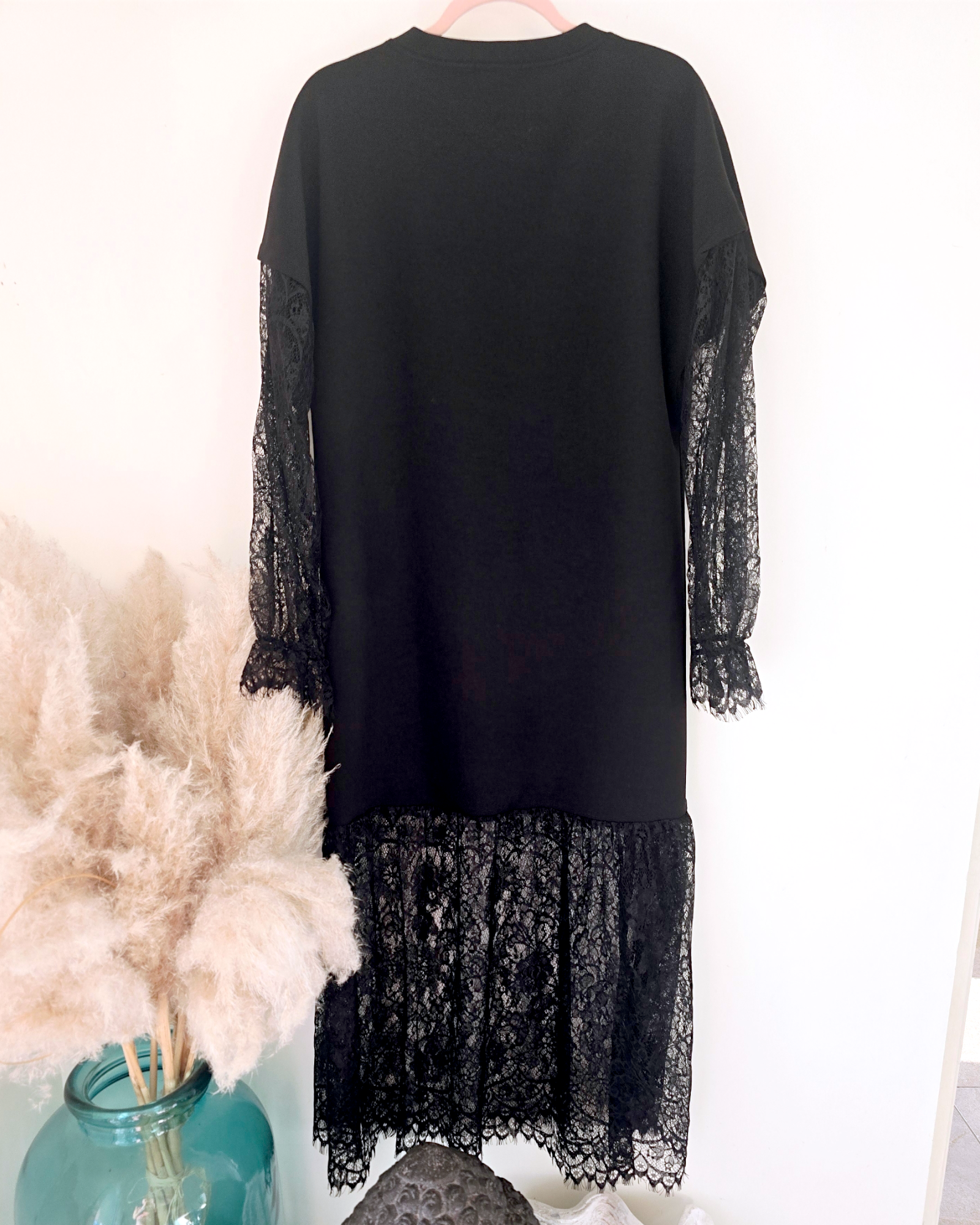Robe noire sweat et dentelle