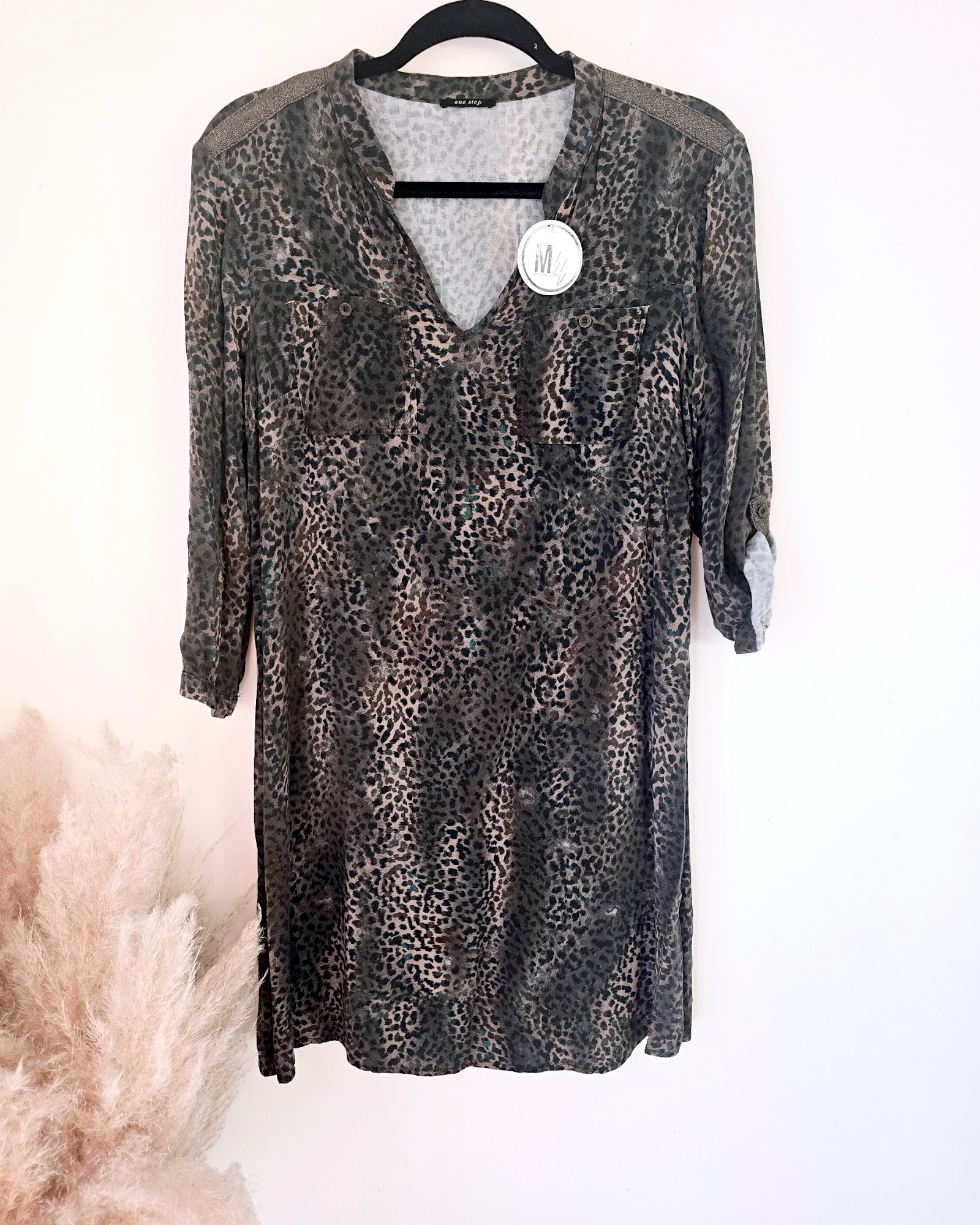 Robe kaki à imprimé léopard