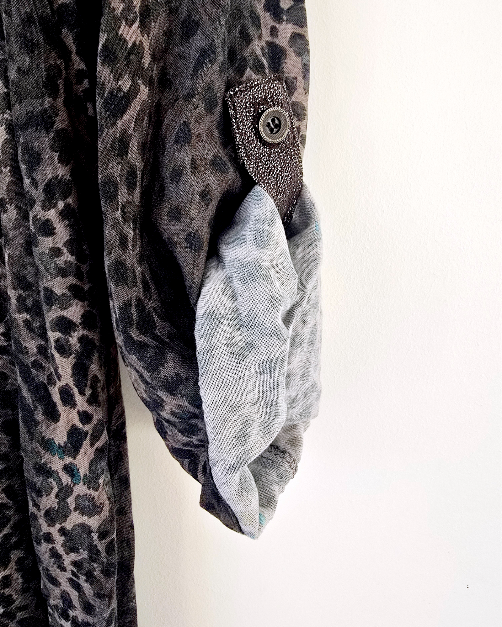 Robe kaki à imprimé léopard