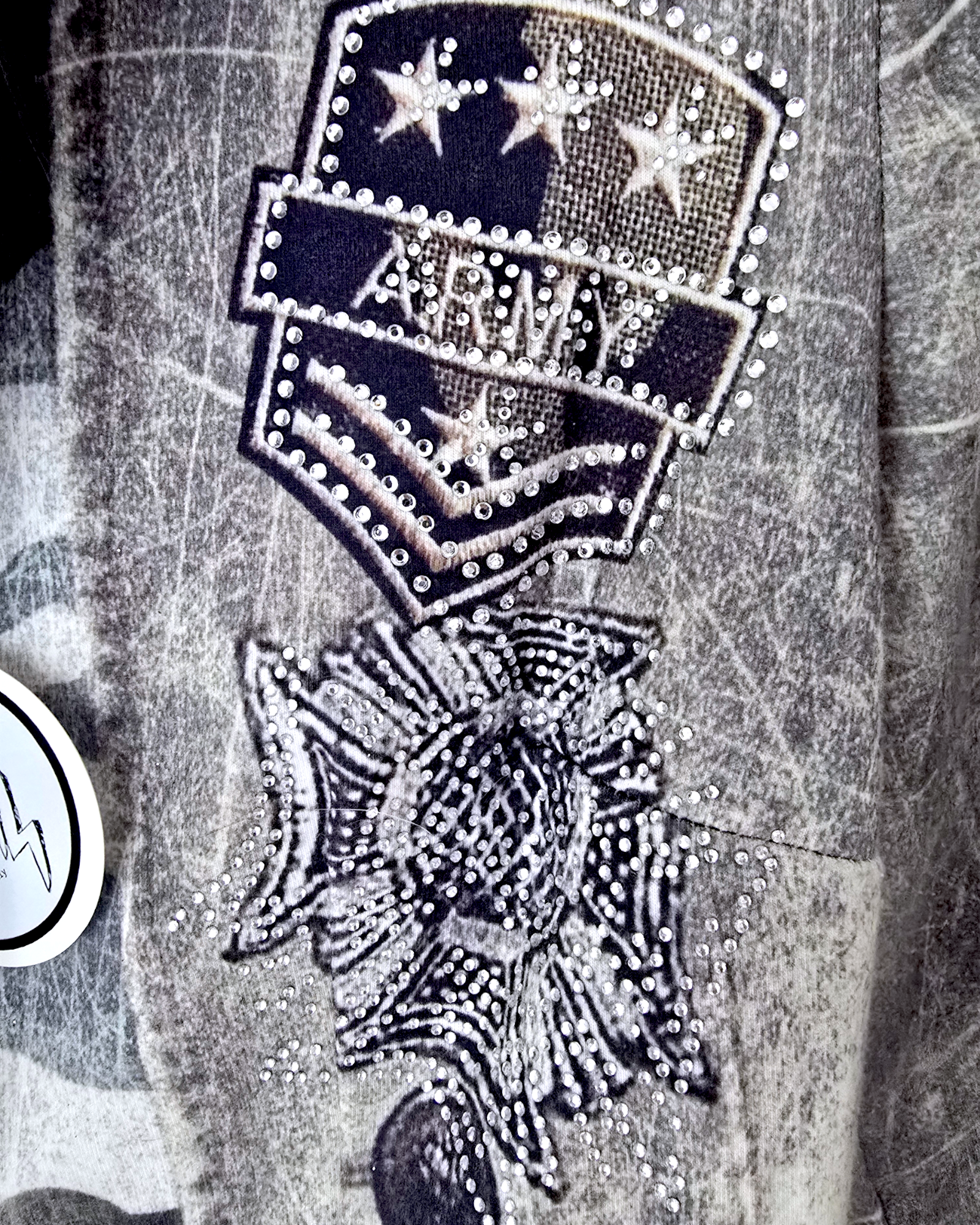 Veste cintrée esprit militaire avec strass