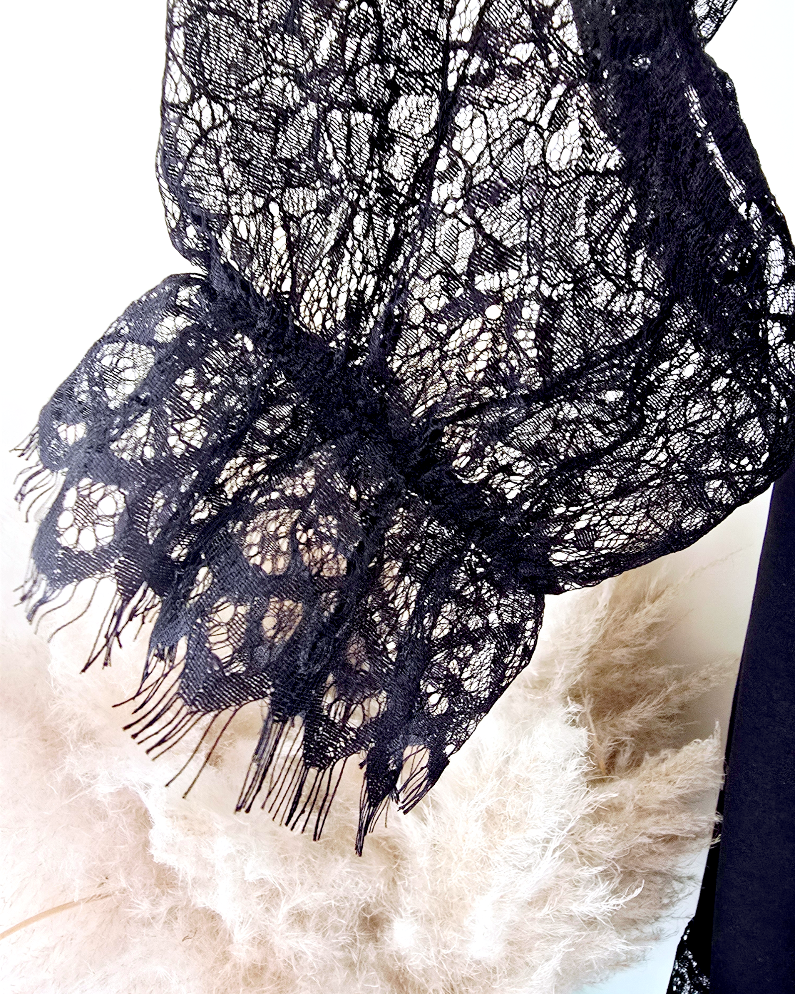 Robe noire sweat et dentelle