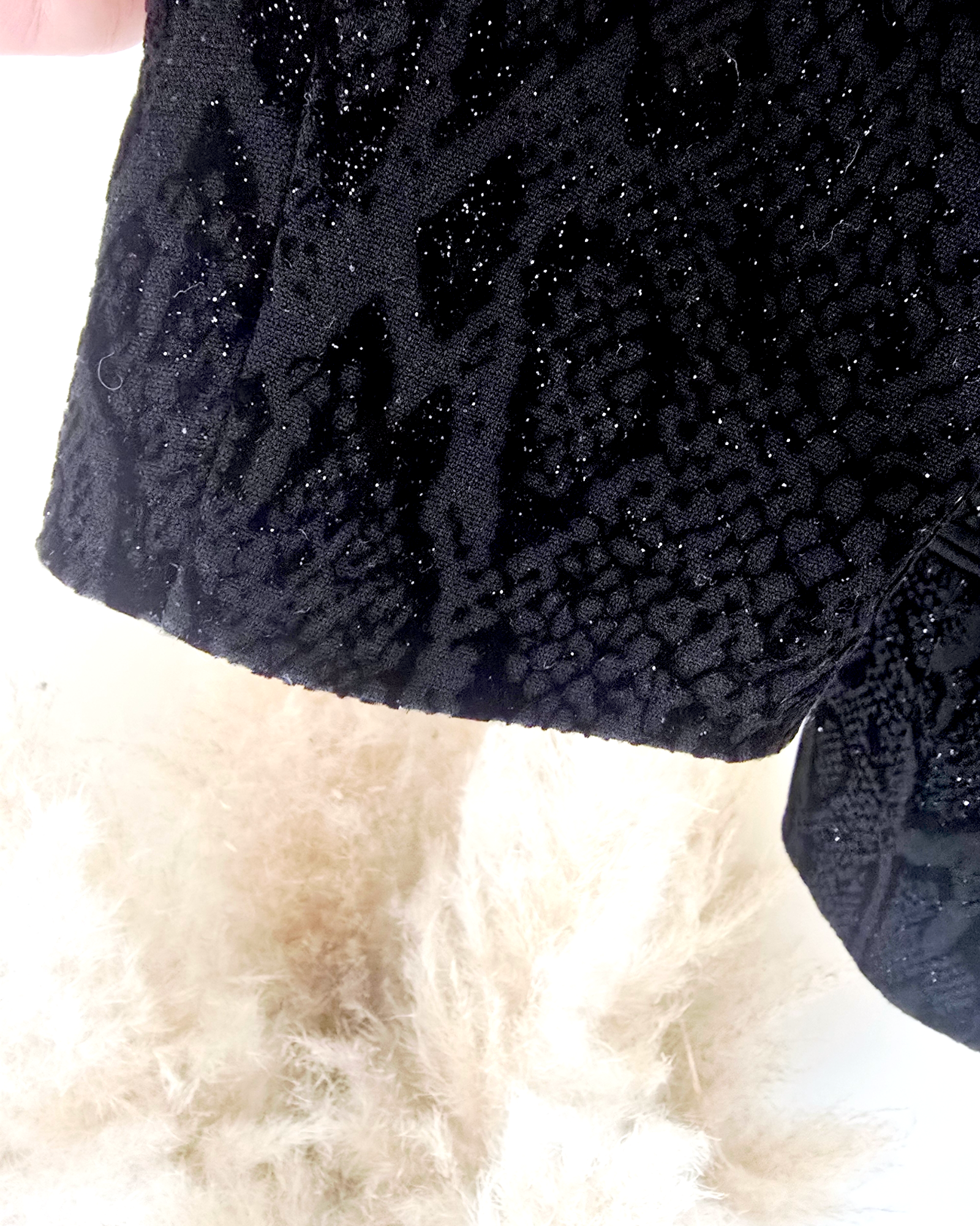 Veste noire velours ras à imprimé python scintillant