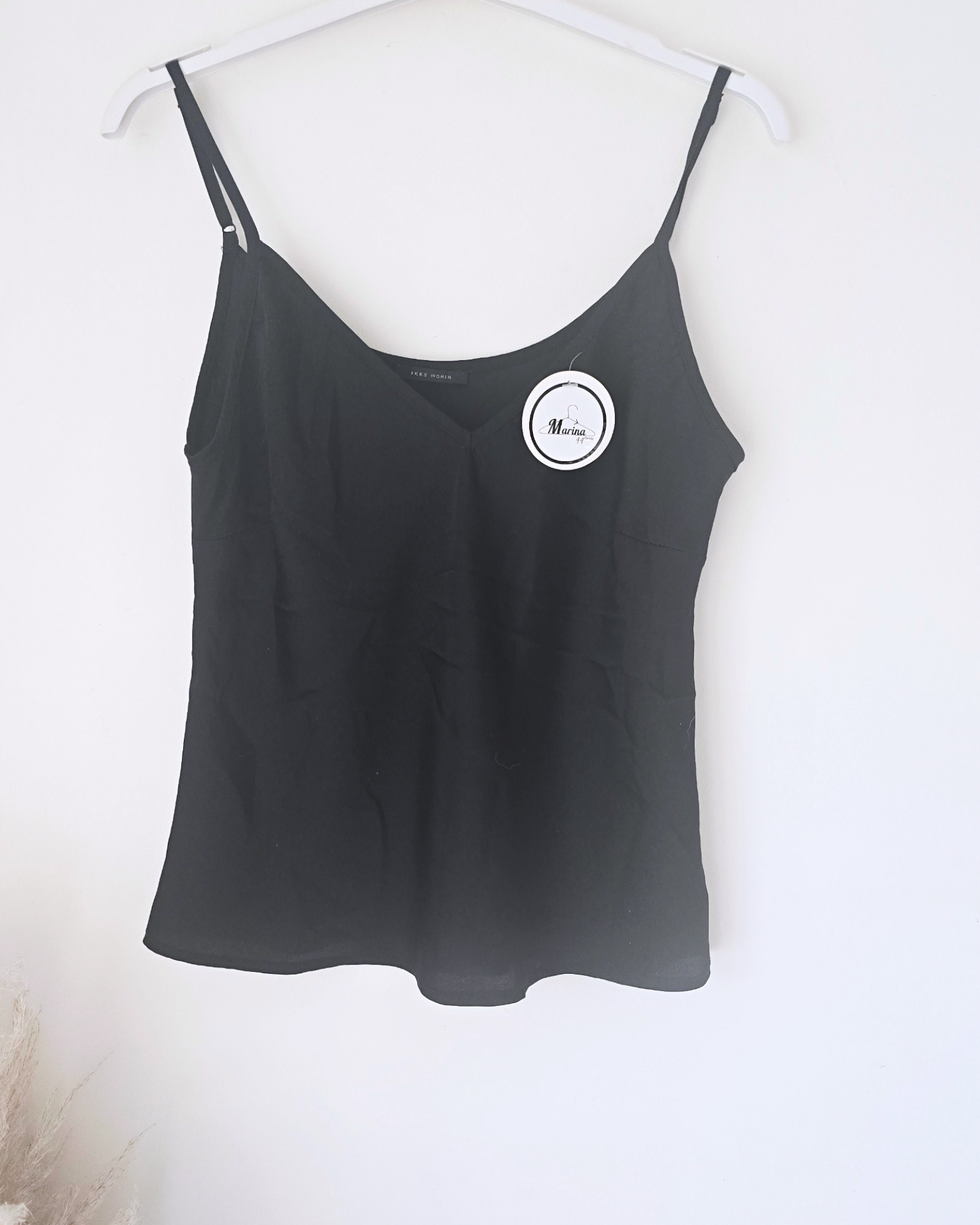 Haut noir en dentelle