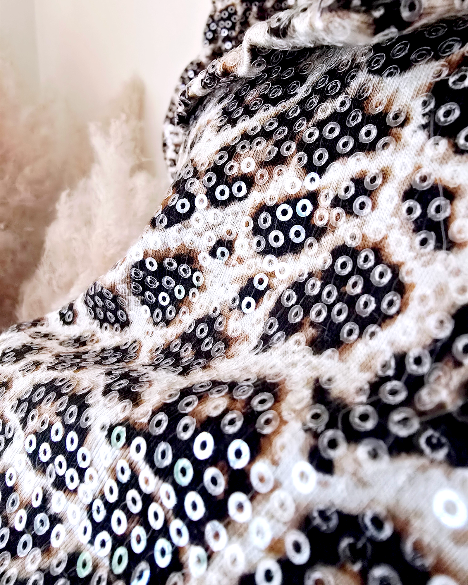 Veste chemise en sequins léopard
