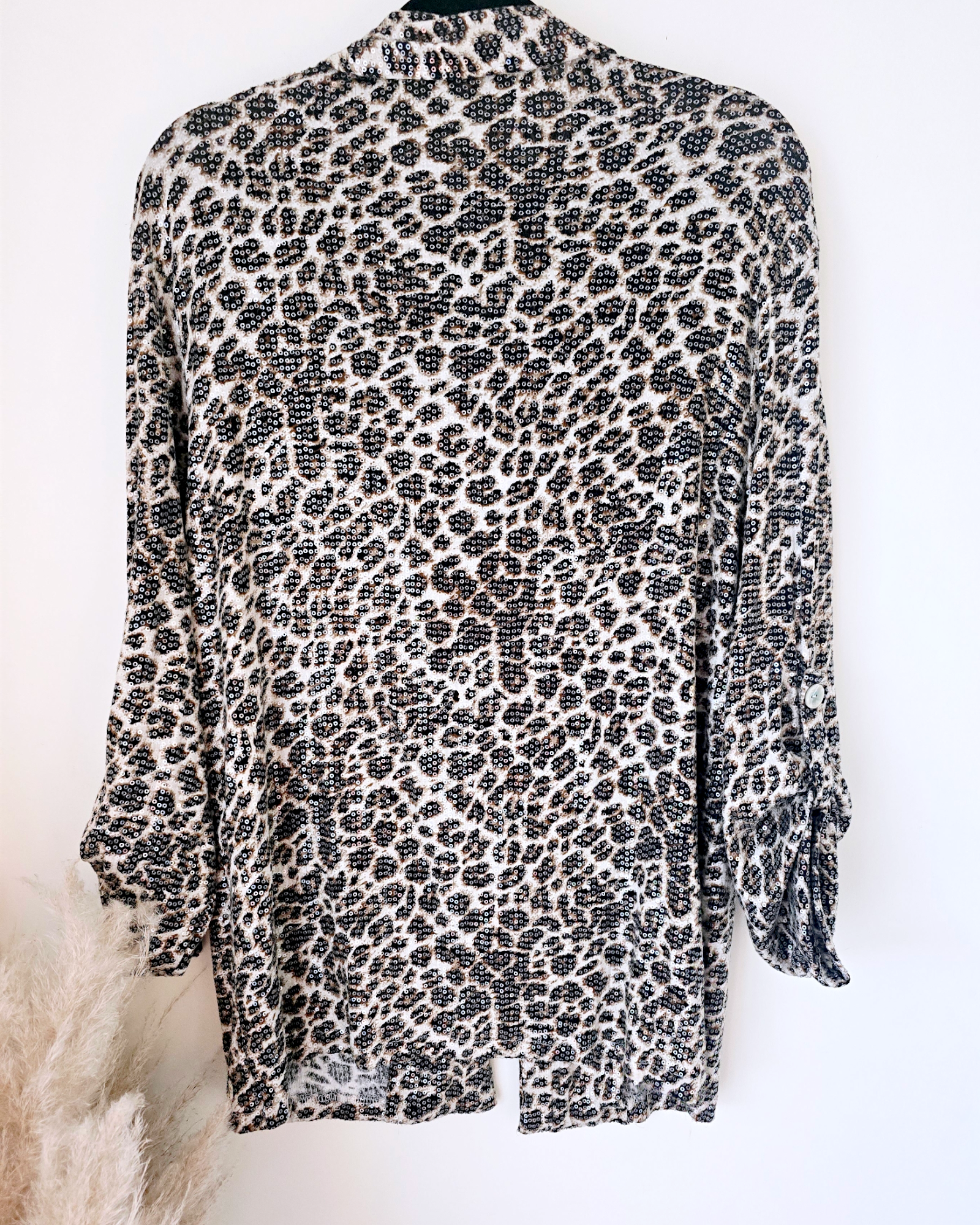 Veste chemise en sequins léopard