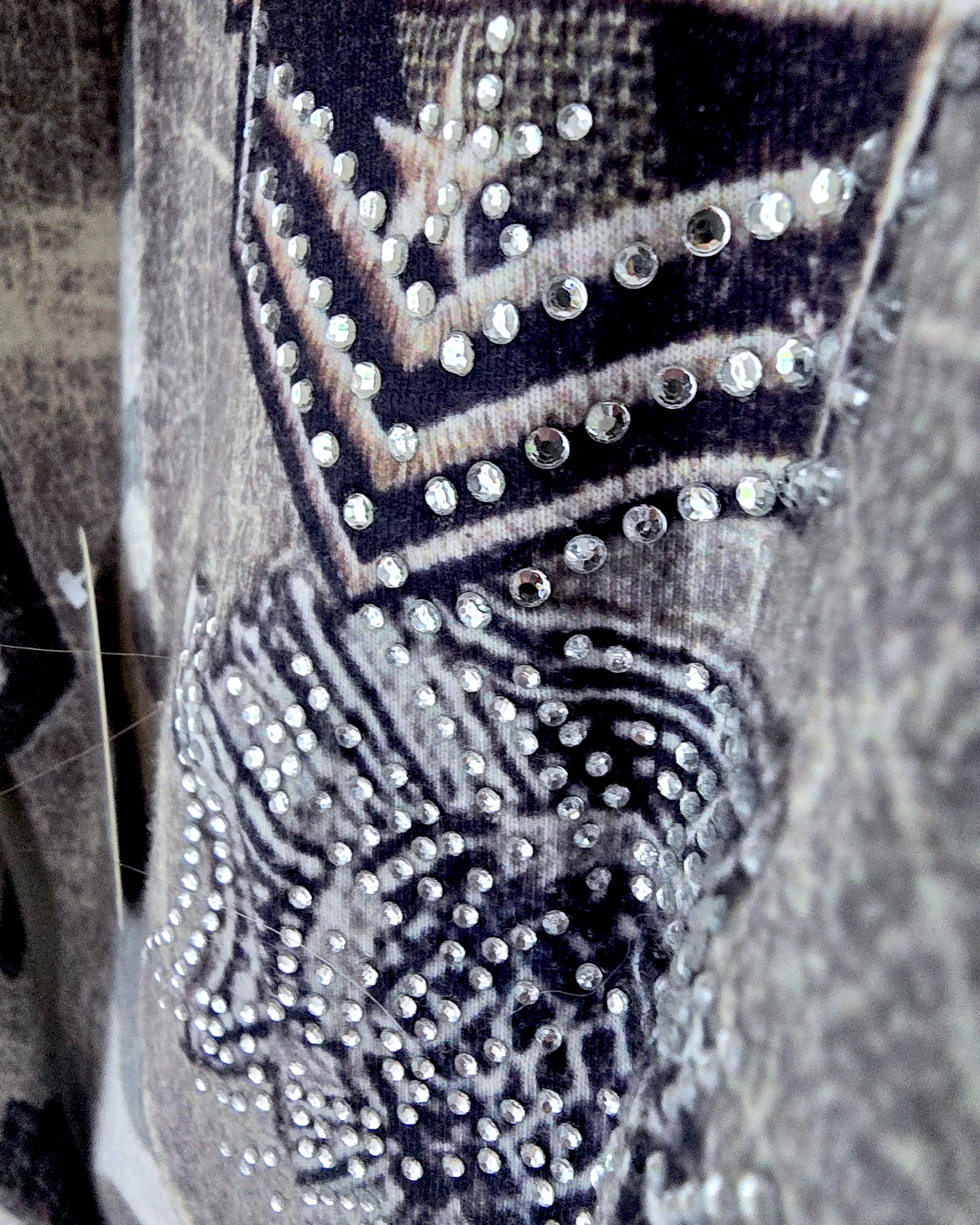 Veste cintrée esprit militaire avec strass