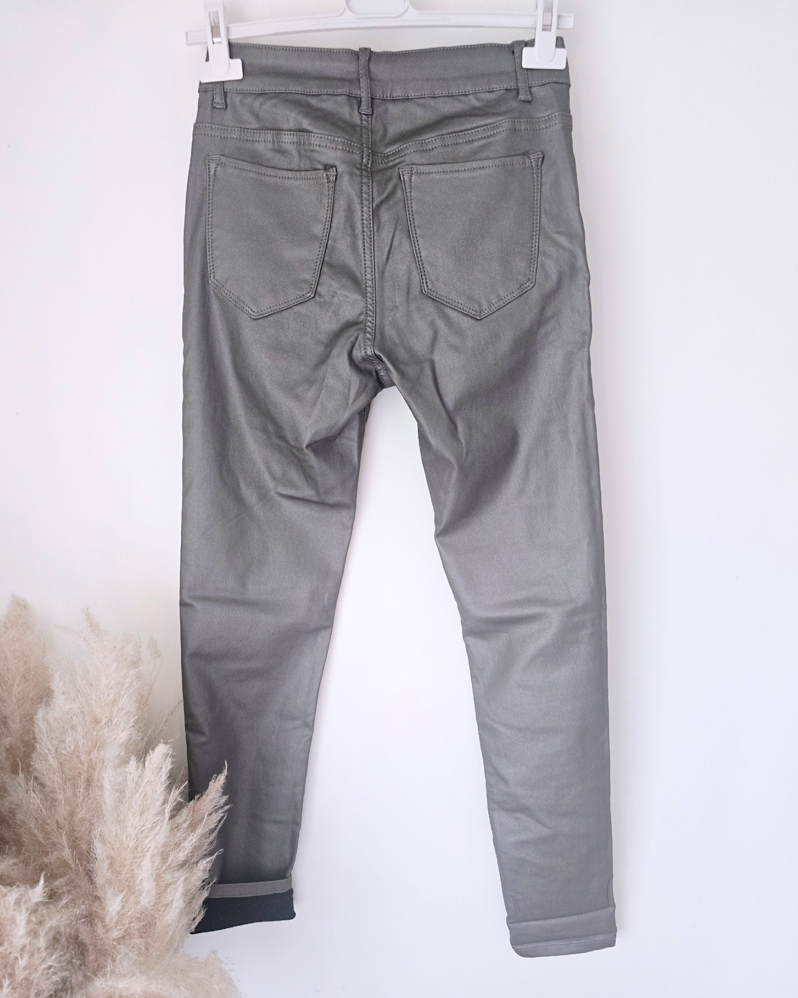 Pantalon slim huilé métal