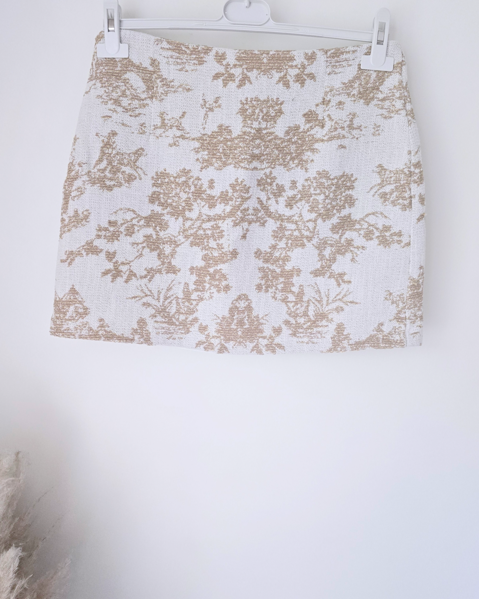Jupe blanche à imprimé doré