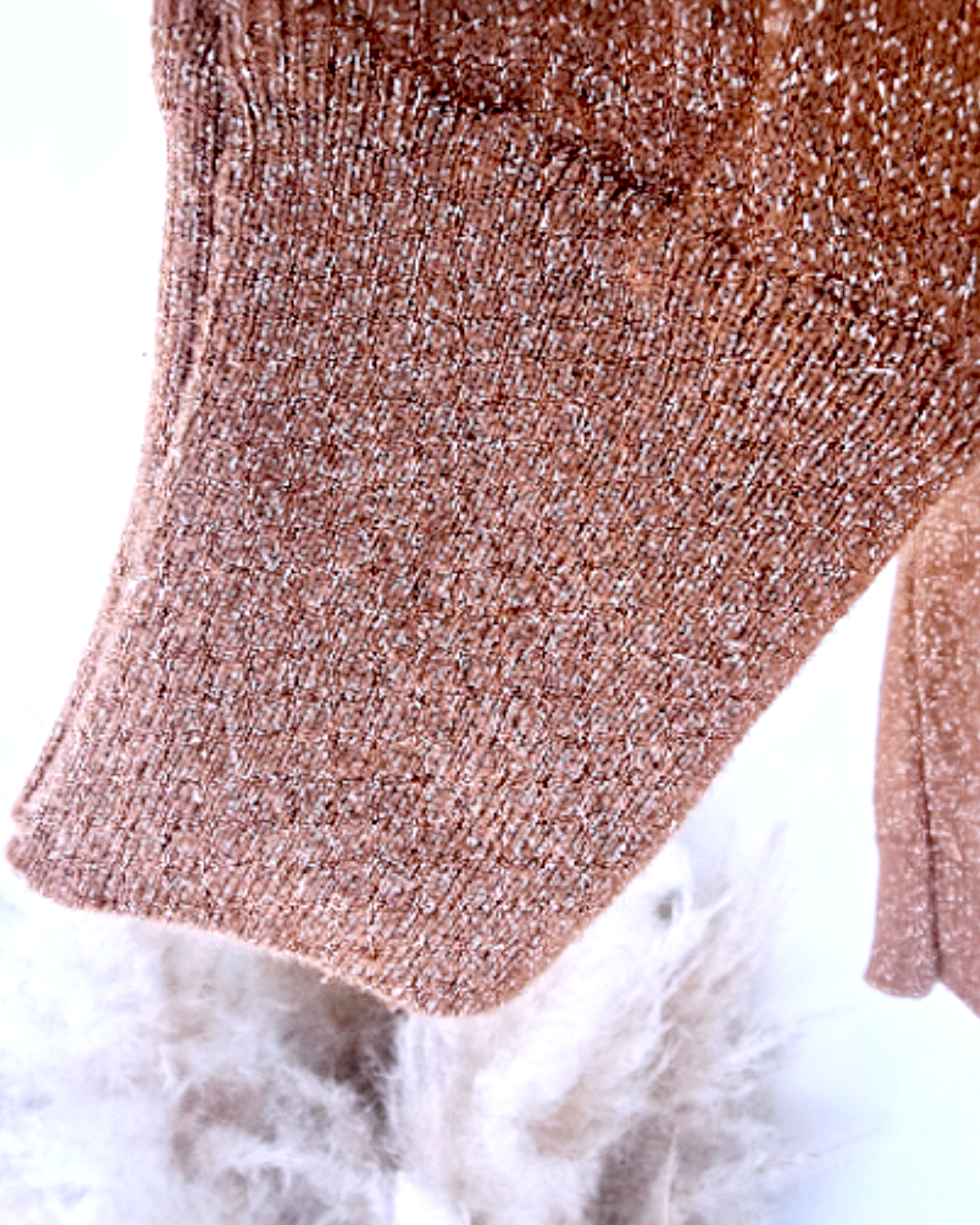 Pull bronze à inscriptions