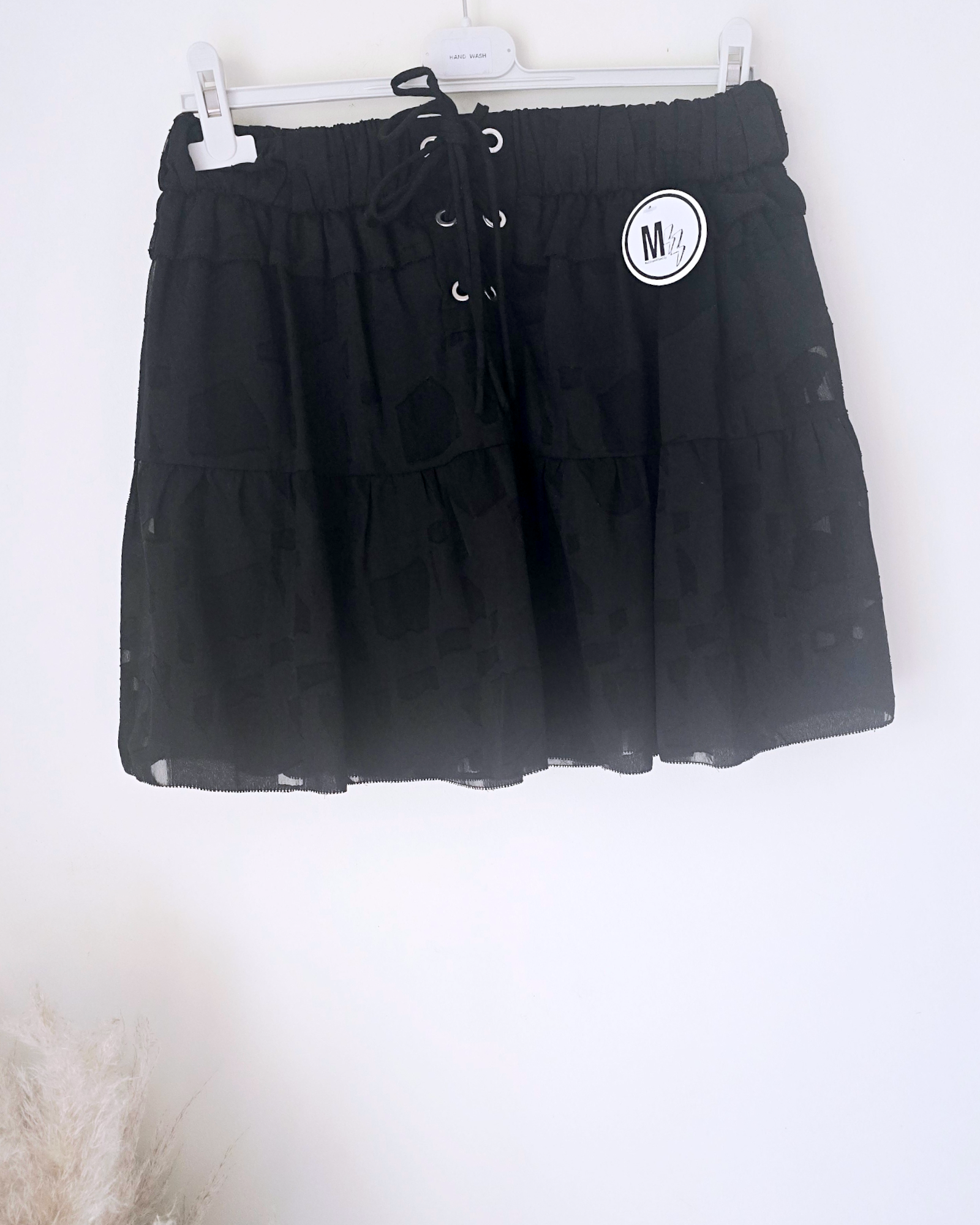 Jupe noire Carmel tissu en relief