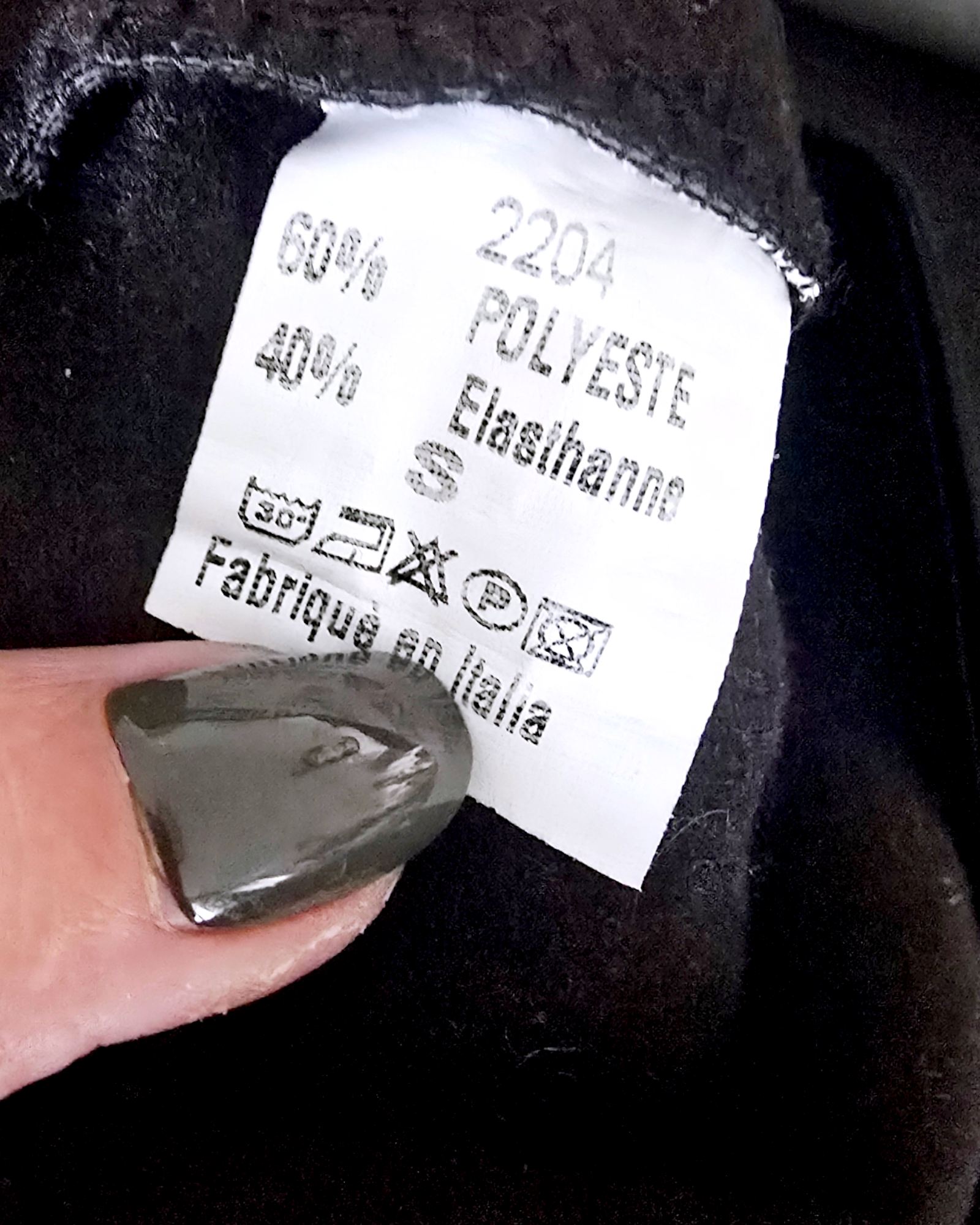 Jupe noire asymétrique avec dentelle