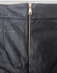 Jupe noire asymétrique avec dentelle