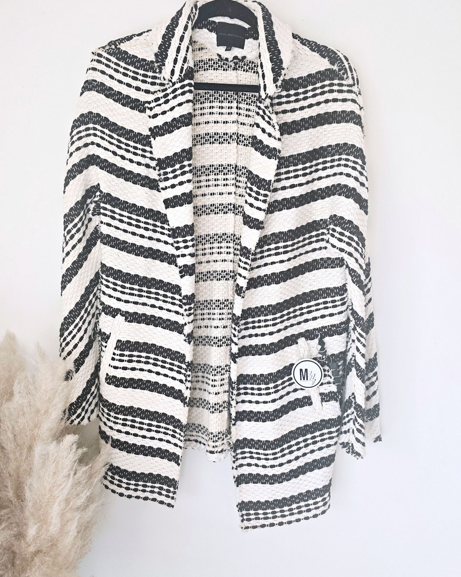 Gilet chaud ethnique noir et blanc - 𝐌𝐚𝐫𝐢𝐧𝐚𝟒𝟒𝐟𝐚𝐦𝐢𝐥𝐲