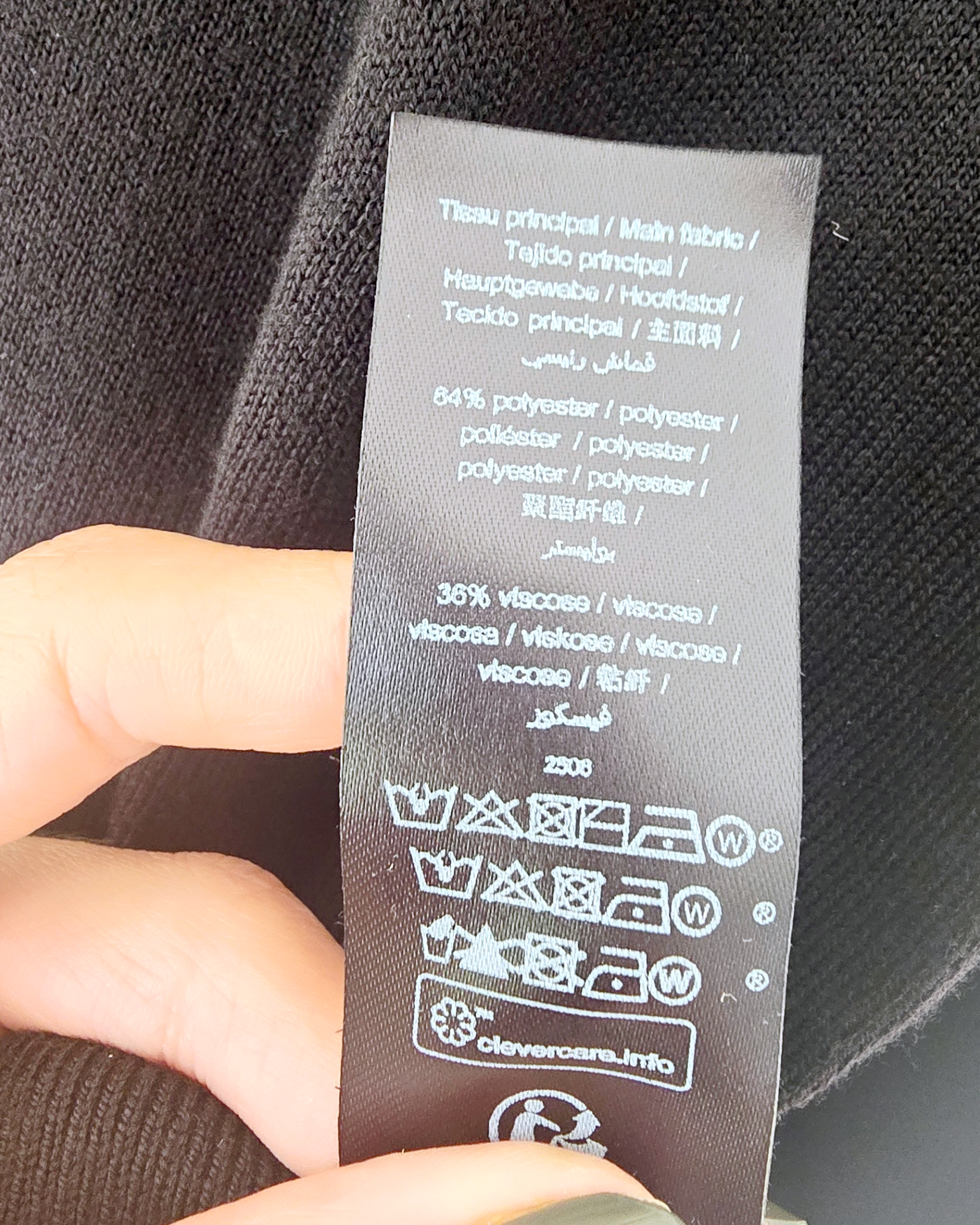 Pull noir éclairs strass