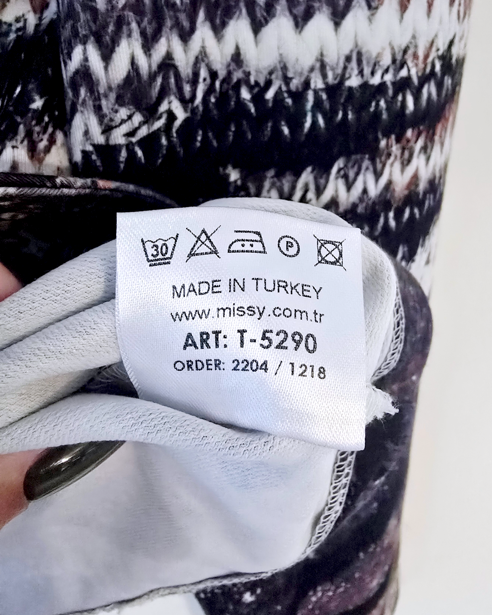 Veste cintrée à imprimé et strass