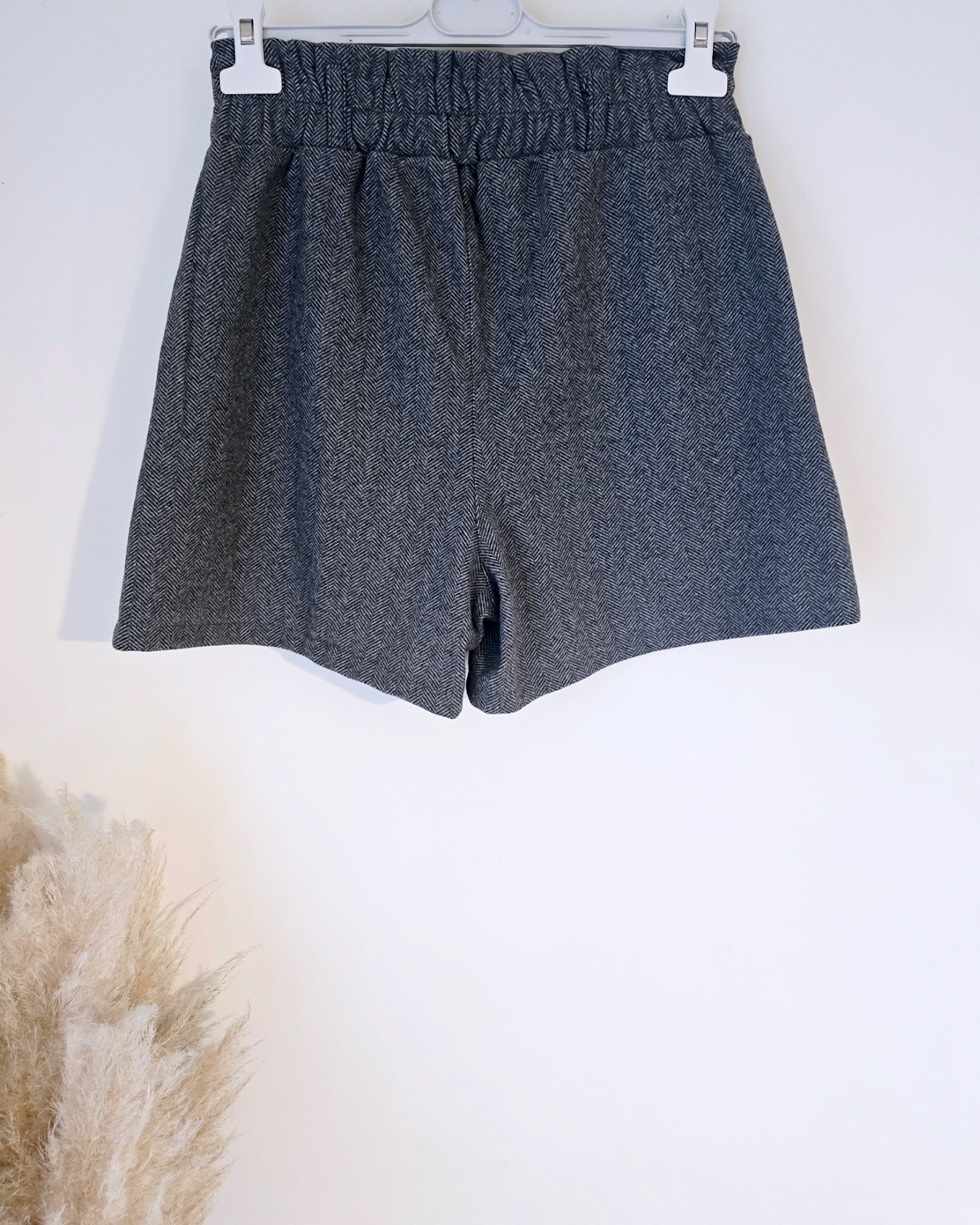 Short chevron gris
