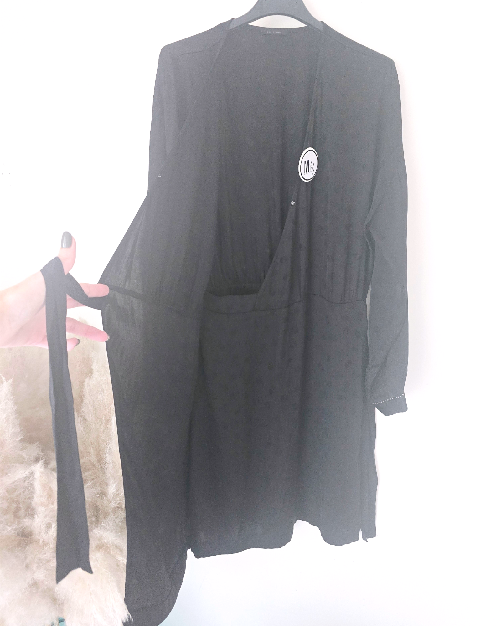 Robe noire skull en relief