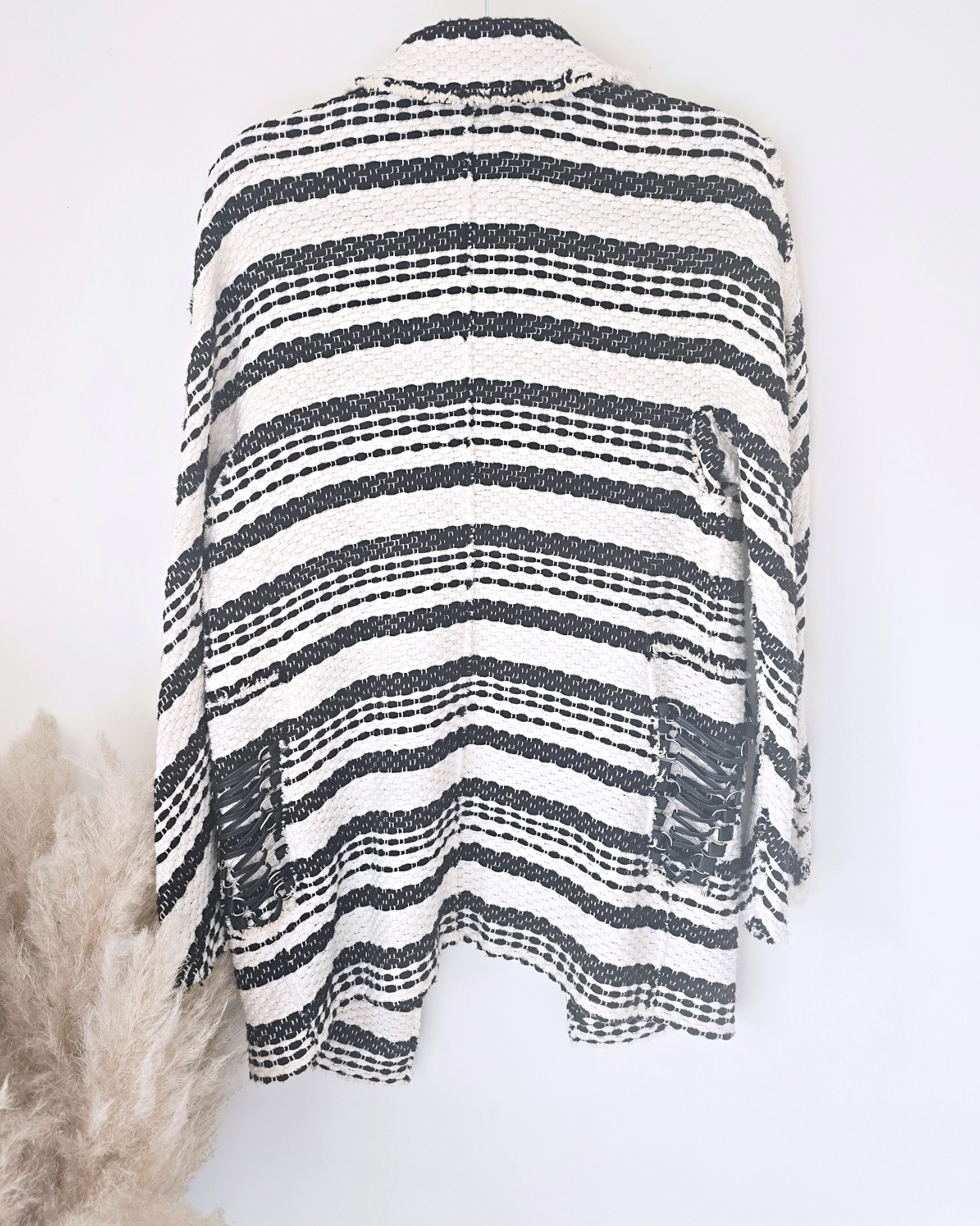 Gilet chaud ethnique noir et blanc - 𝐌𝐚𝐫𝐢𝐧𝐚𝟒𝟒𝐟𝐚𝐦𝐢𝐥𝐲