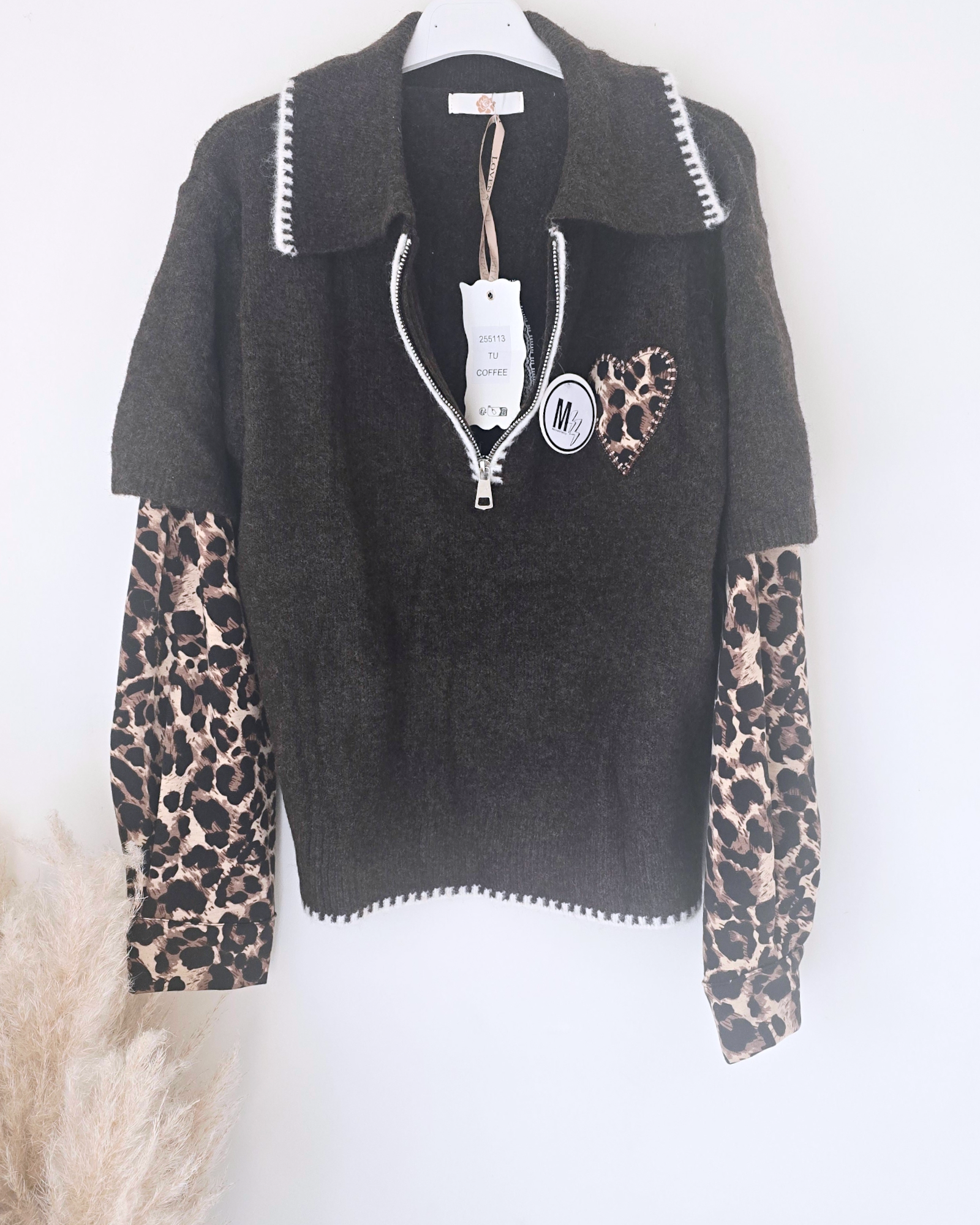 Pull chaud marron coeur léopard