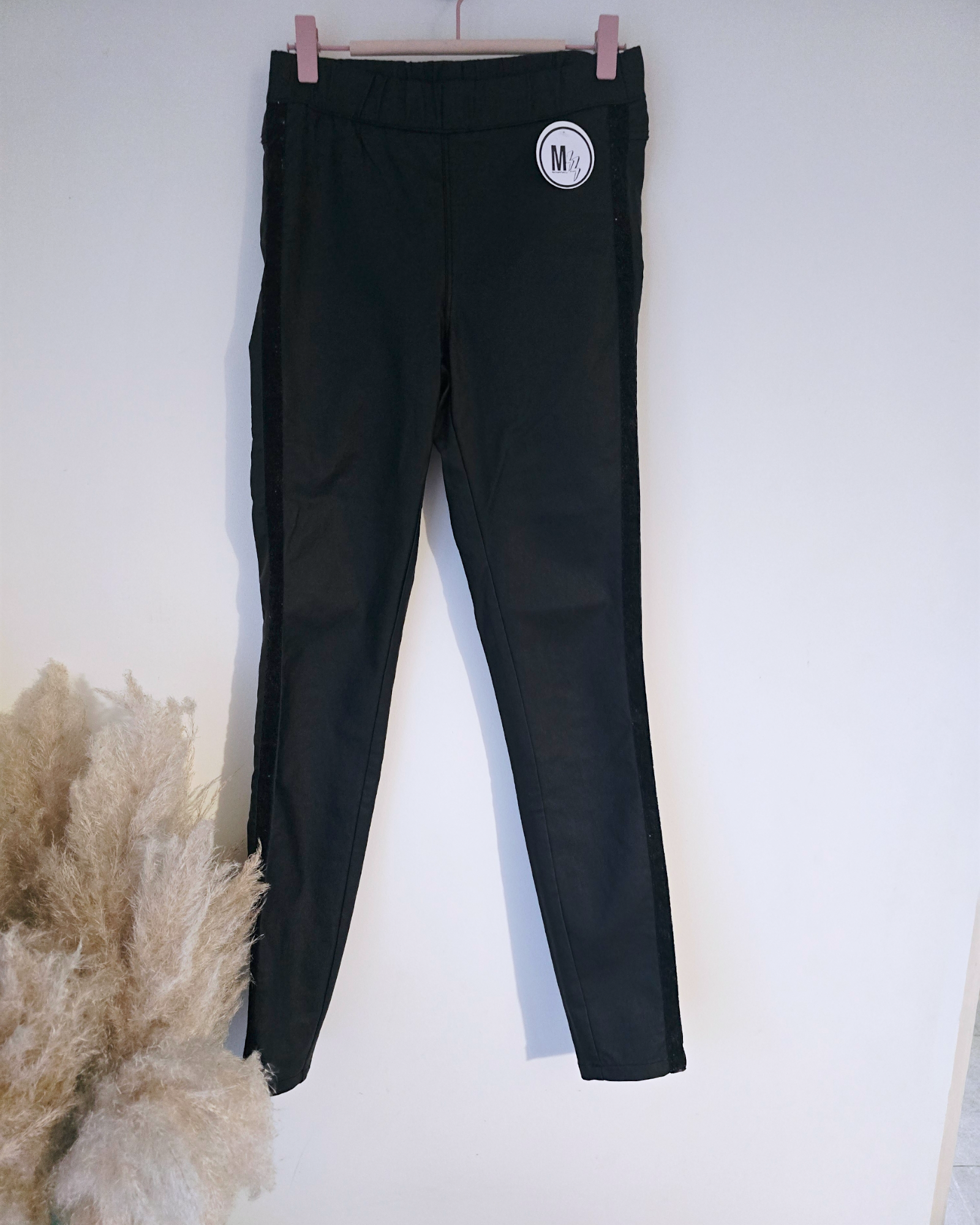 Legging huilé noir à bandes - 𝐌𝐚𝐫𝐢𝐧𝐚𝟒𝟒𝐟𝐚𝐦𝐢𝐥𝐲