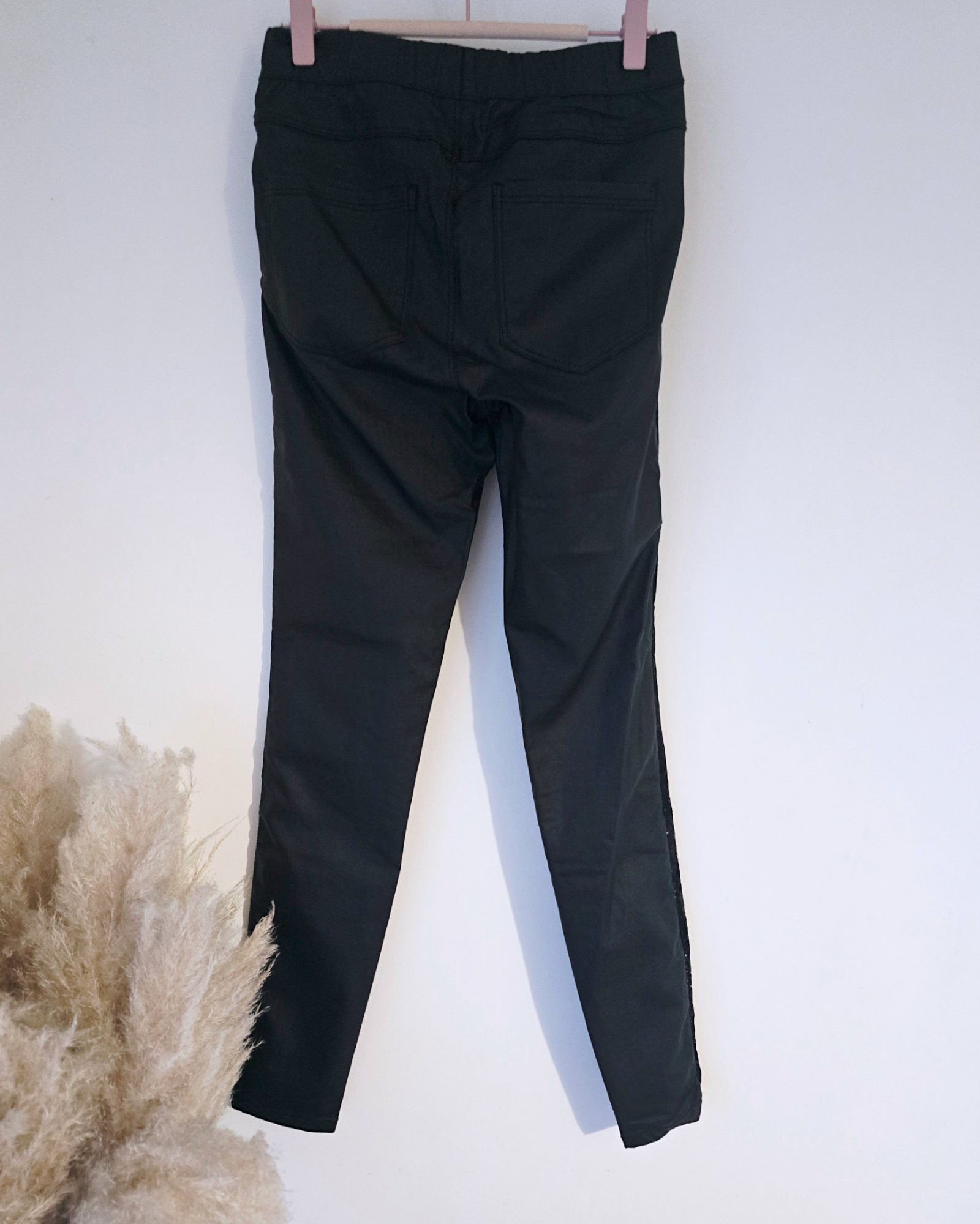 Legging huilé noir à bandes - 𝐌𝐚𝐫𝐢𝐧𝐚𝟒𝟒𝐟𝐚𝐦𝐢𝐥𝐲