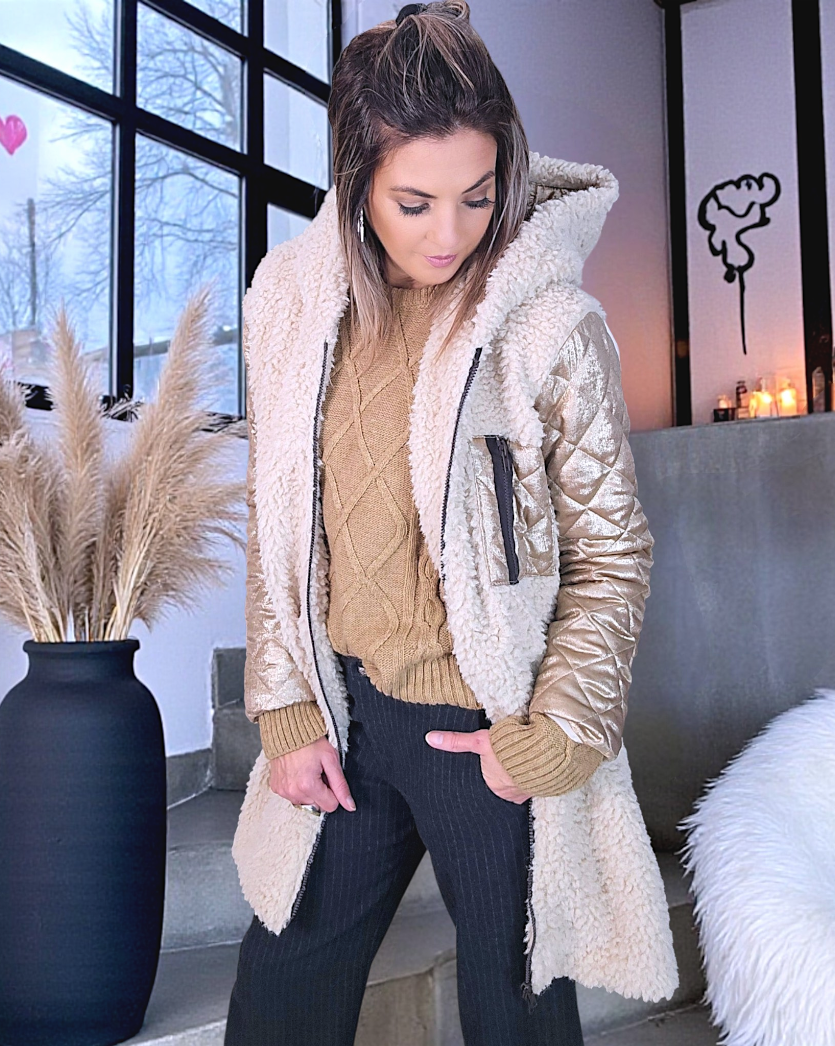 Manteau bouclette beige à manches dorées - 𝐌𝐚𝐫𝐢𝐧𝐚𝟒𝟒𝐟𝐚𝐦𝐢𝐥𝐲