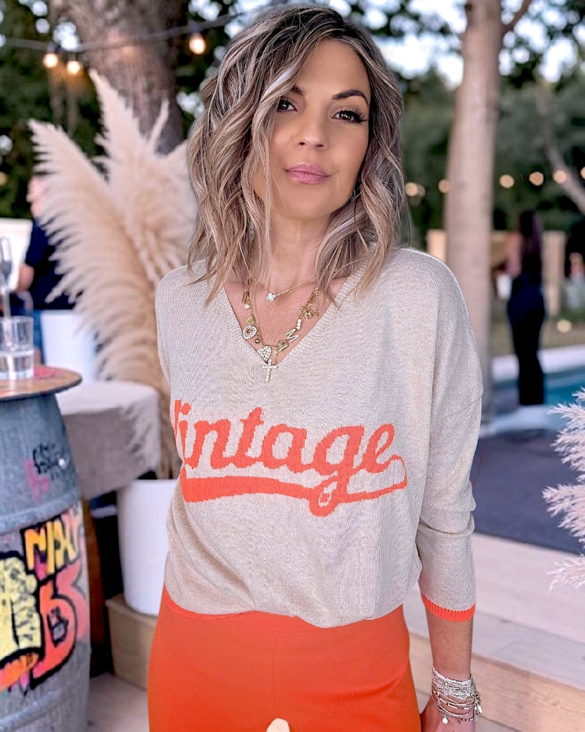 Pull beige vintage orange fluo - 𝐌𝐚𝐫𝐢𝐧𝐚𝟒𝟒𝐟𝐚𝐦𝐢𝐥𝐲