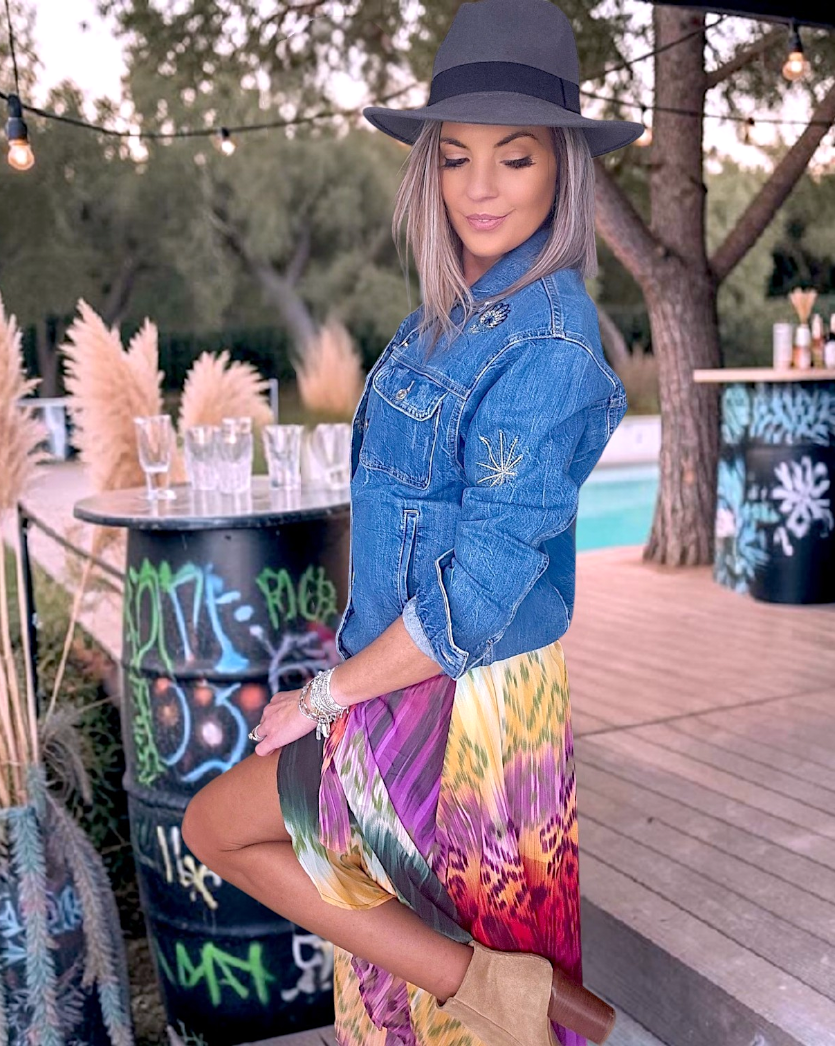 Veste brodée en jean bleu - 𝐌𝐚𝐫𝐢𝐧𝐚𝟒𝟒𝐟𝐚𝐦𝐢𝐥𝐲
