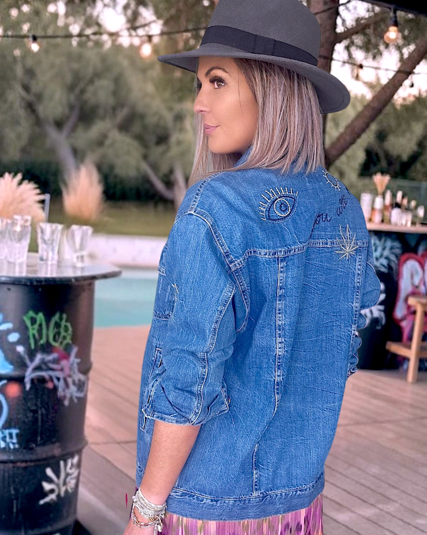 Veste brodée en jean bleu - 𝐌𝐚𝐫𝐢𝐧𝐚𝟒𝟒𝐟𝐚𝐦𝐢𝐥𝐲