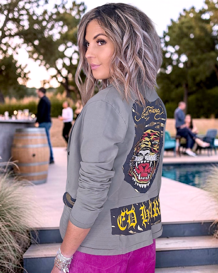 Veste création sweat customisée - 𝐌𝐚𝐫𝐢𝐧𝐚𝟒𝟒𝐟𝐚𝐦𝐢𝐥𝐲