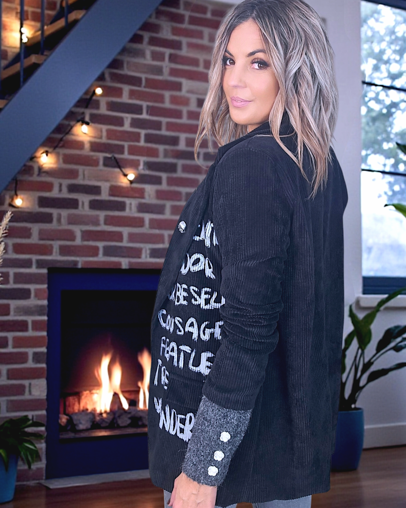 Veste en velours noir délavé à tags + pin's skull - 𝐌𝐚𝐫𝐢𝐧𝐚𝟒𝟒𝐟𝐚𝐦𝐢𝐥𝐲