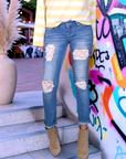 Jean bleu délavé avec empiècements en dentelle - 𝐌𝐚𝐫𝐢𝐧𝐚𝟒𝟒𝐟𝐚𝐦𝐢𝐥𝐲