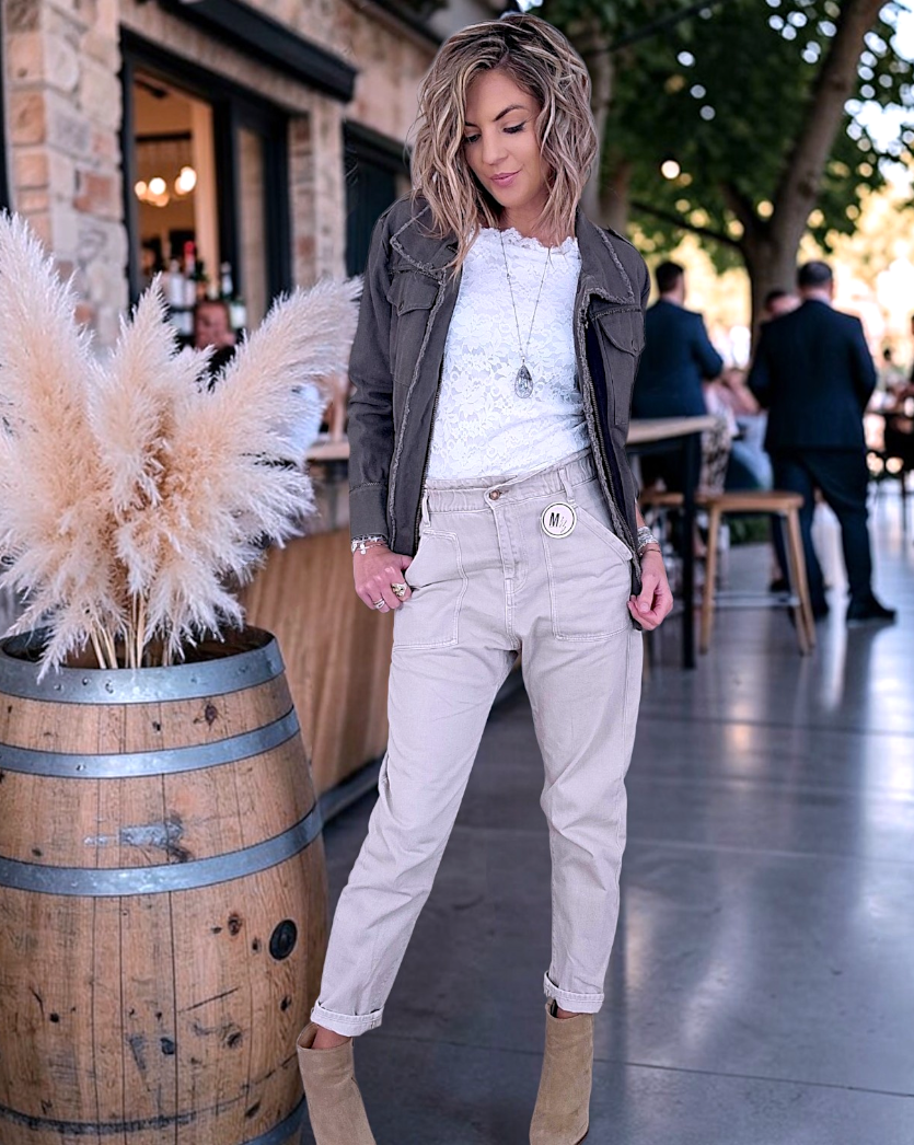 Pantalon beige en coton - 𝐌𝐚𝐫𝐢𝐧𝐚𝟒𝟒𝐟𝐚𝐦𝐢𝐥𝐲
