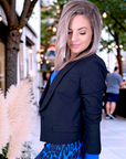 Veste courte et cintrée noire - 𝐌𝐚𝐫𝐢𝐧𝐚𝟒𝟒𝐟𝐚𝐦𝐢𝐥𝐲